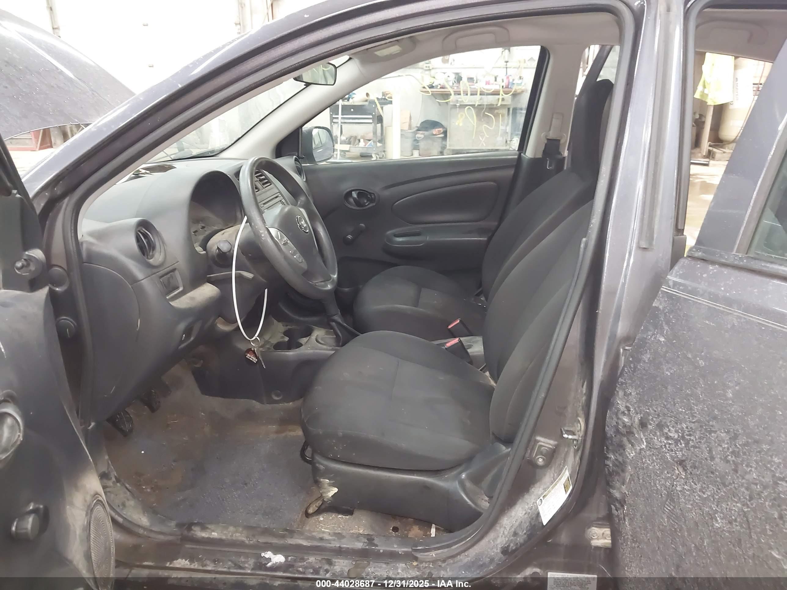 NISSAN VERSA image 5