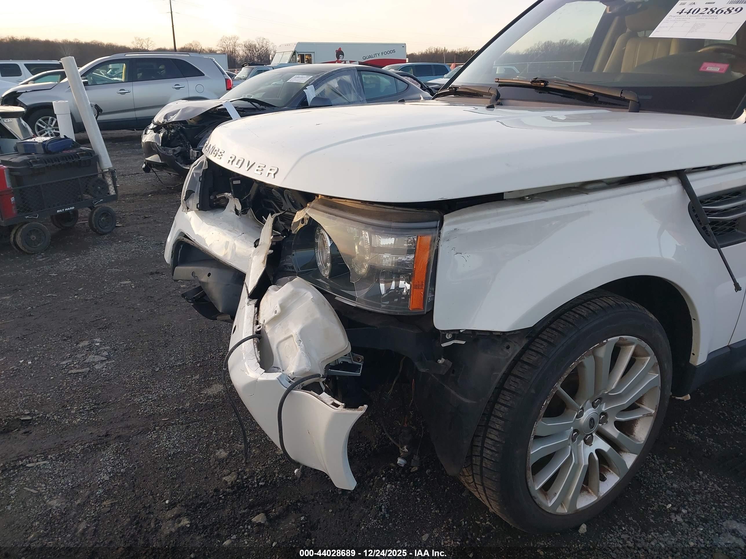 LAND ROVER image 6
