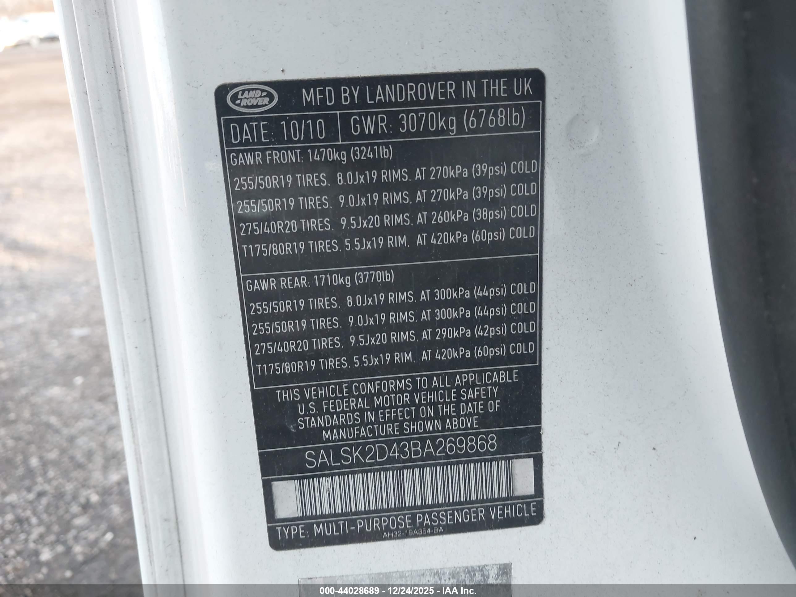 LAND ROVER image 9