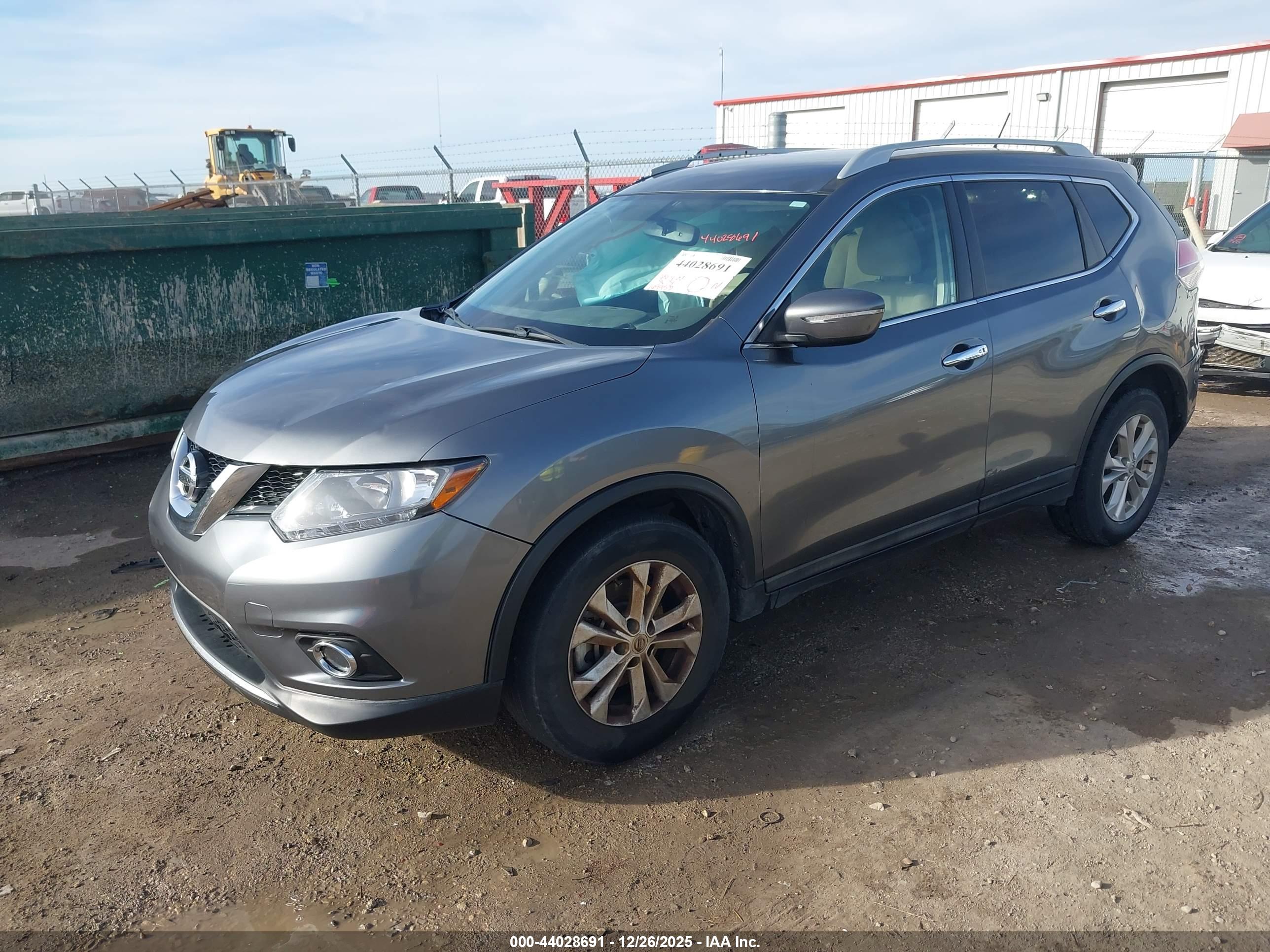 NISSAN ROGUE image 2