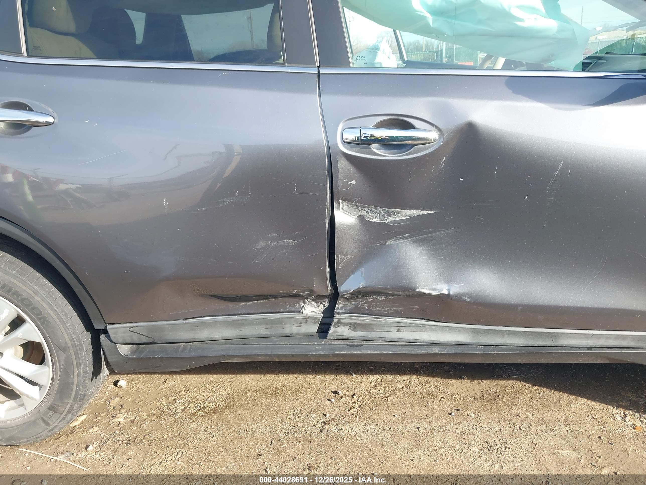 NISSAN ROGUE image 6