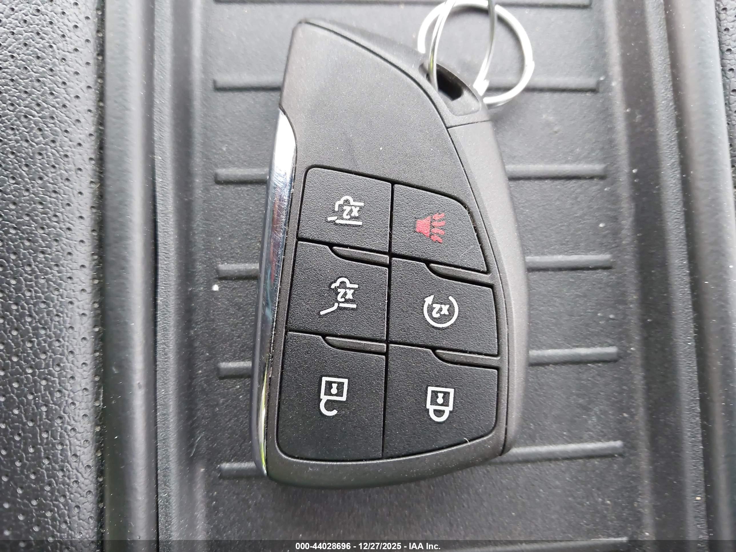 GMC YUKON image 11