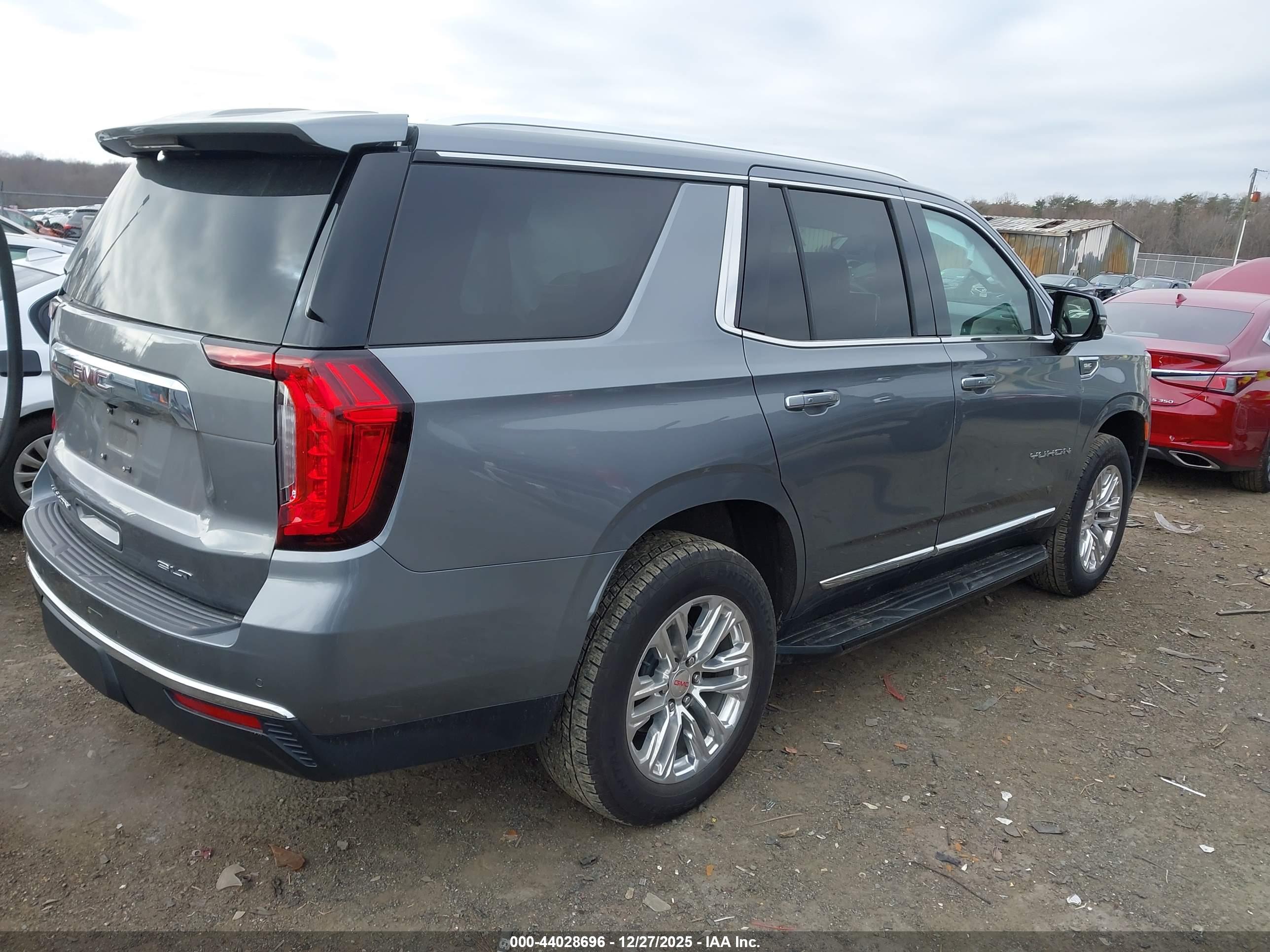 GMC YUKON image 4