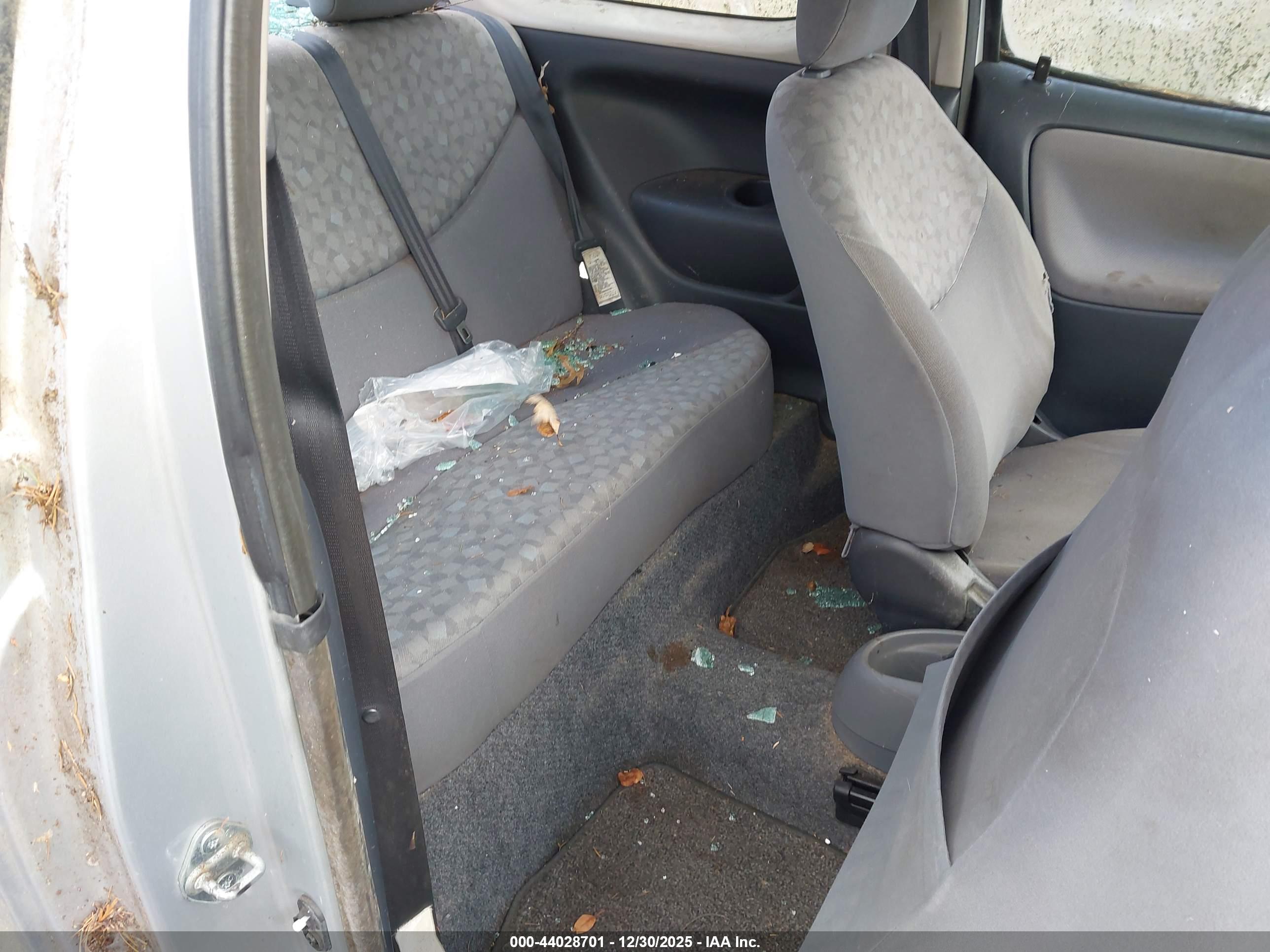 TOYOTA ECHO image 8