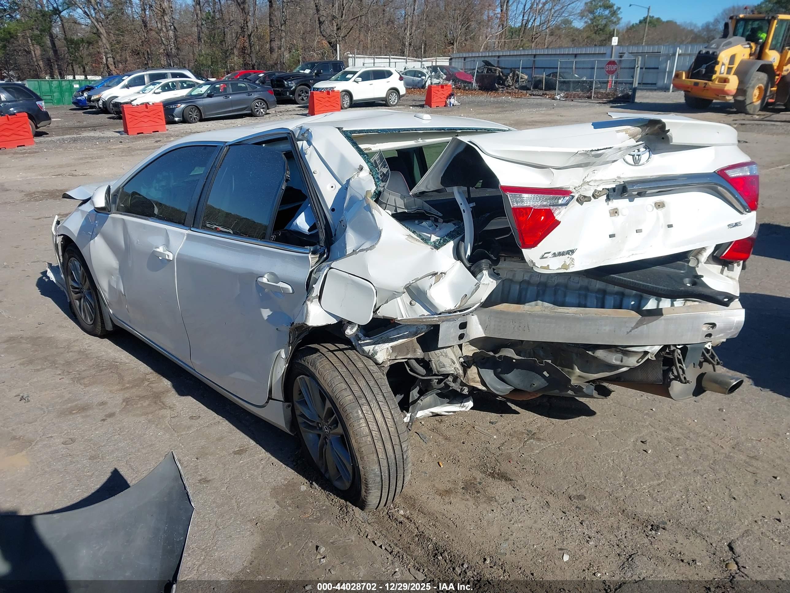 TOYOTA CAMRY image 3