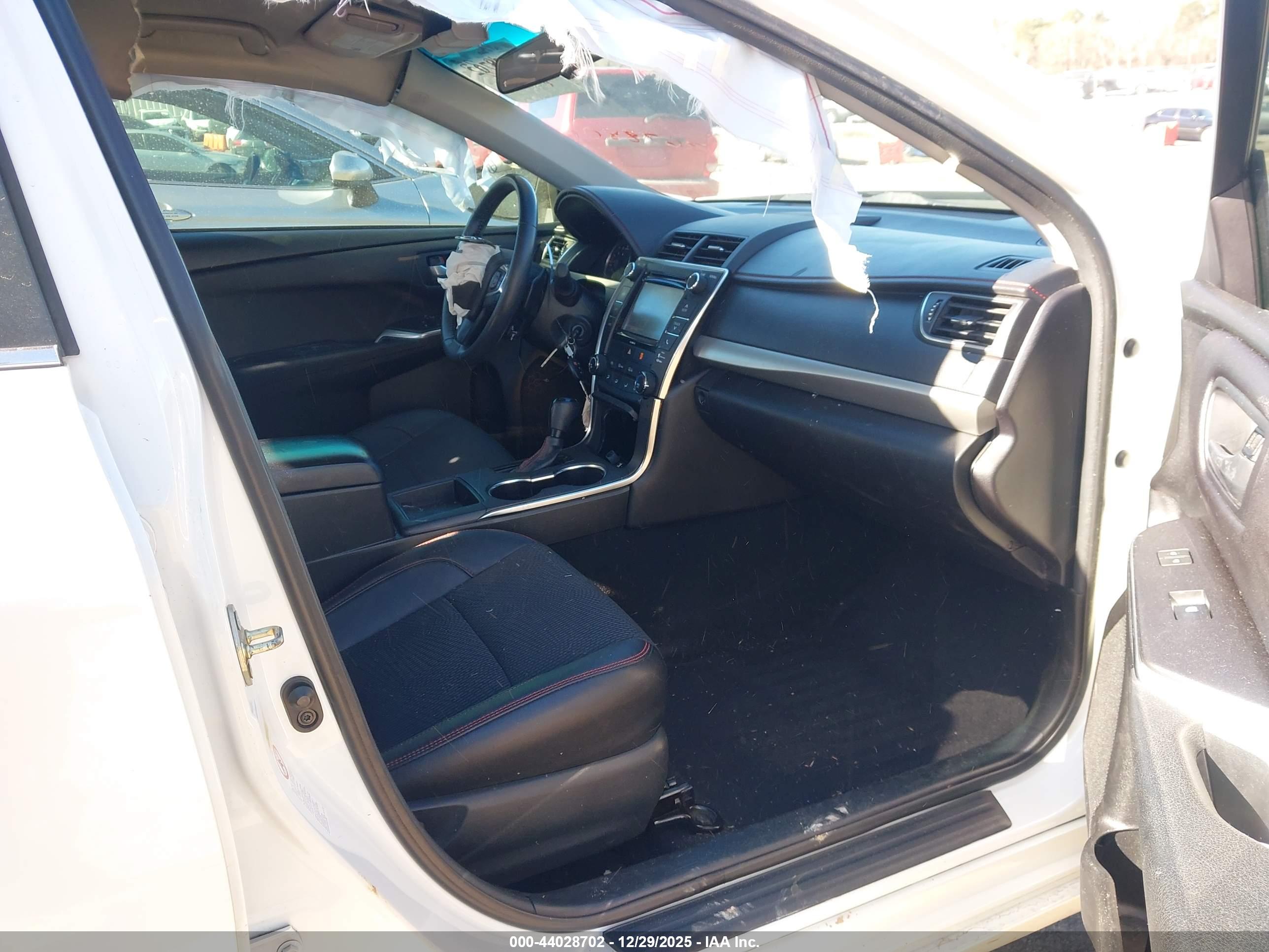 TOYOTA CAMRY image 5