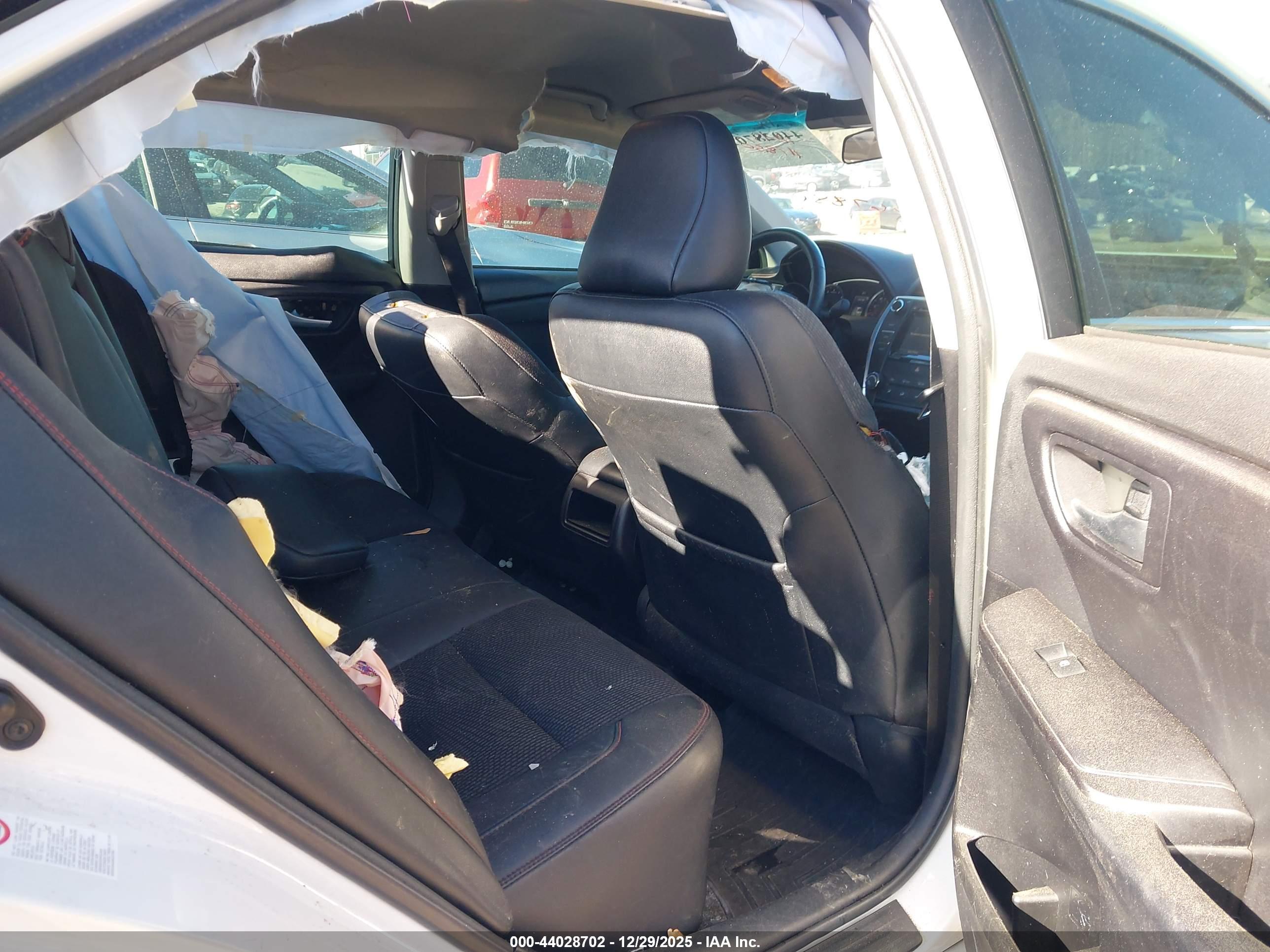 TOYOTA CAMRY image 8