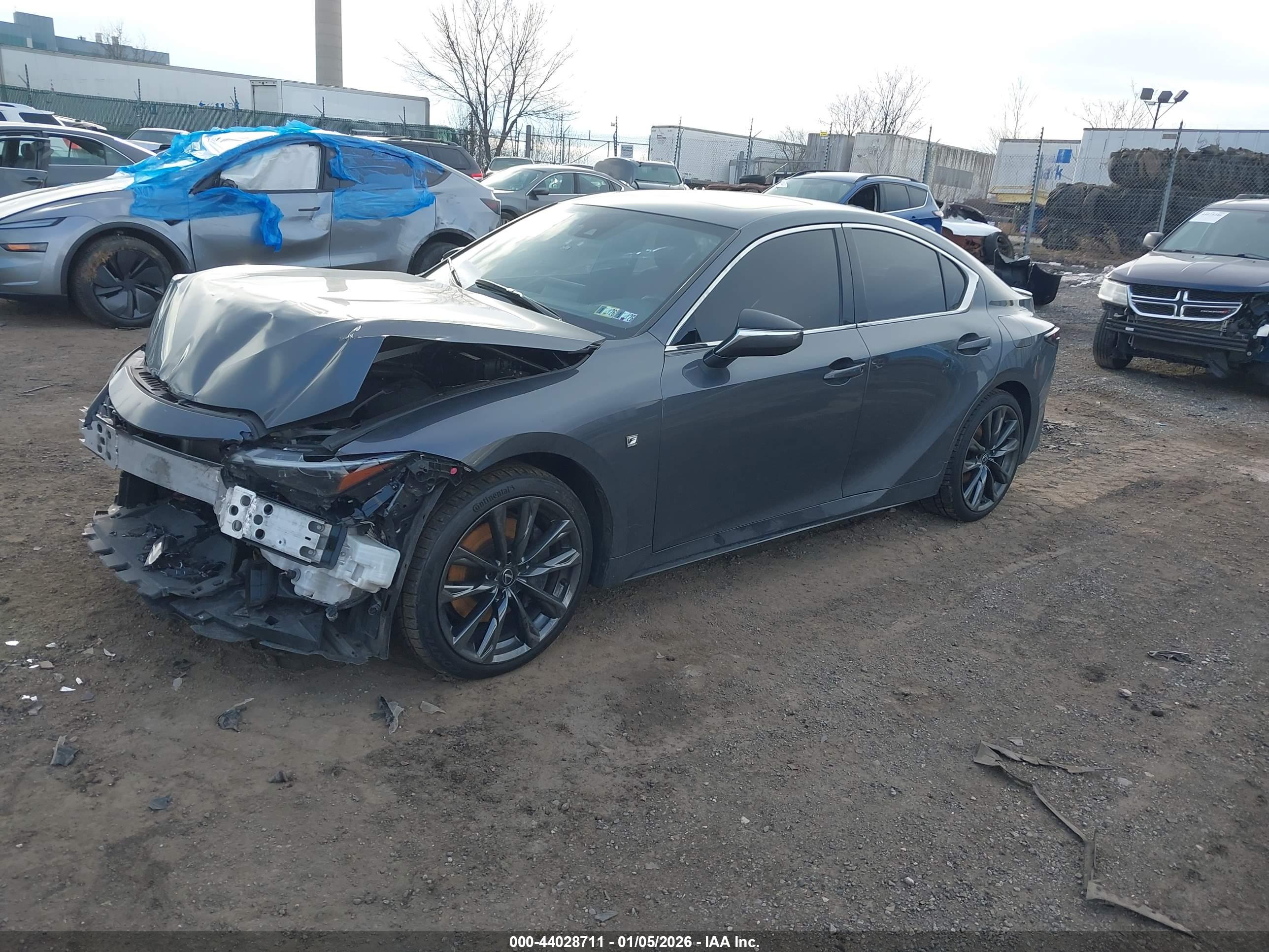 LEXUS IS image 2