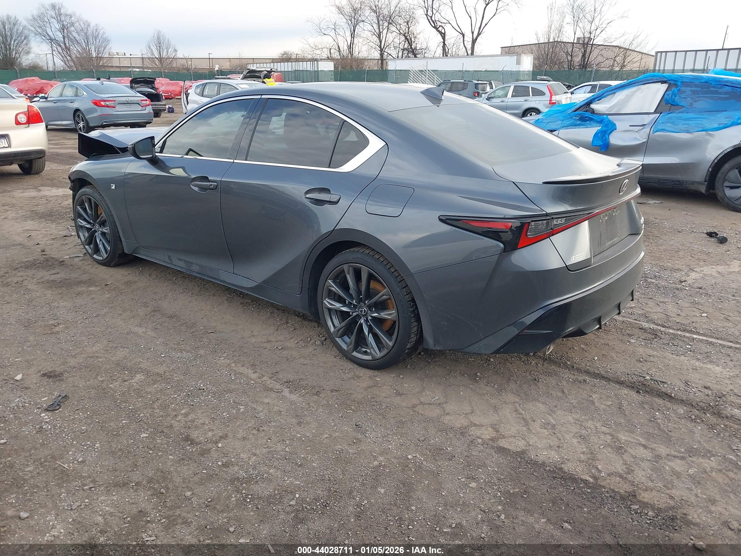 LEXUS IS image 3
