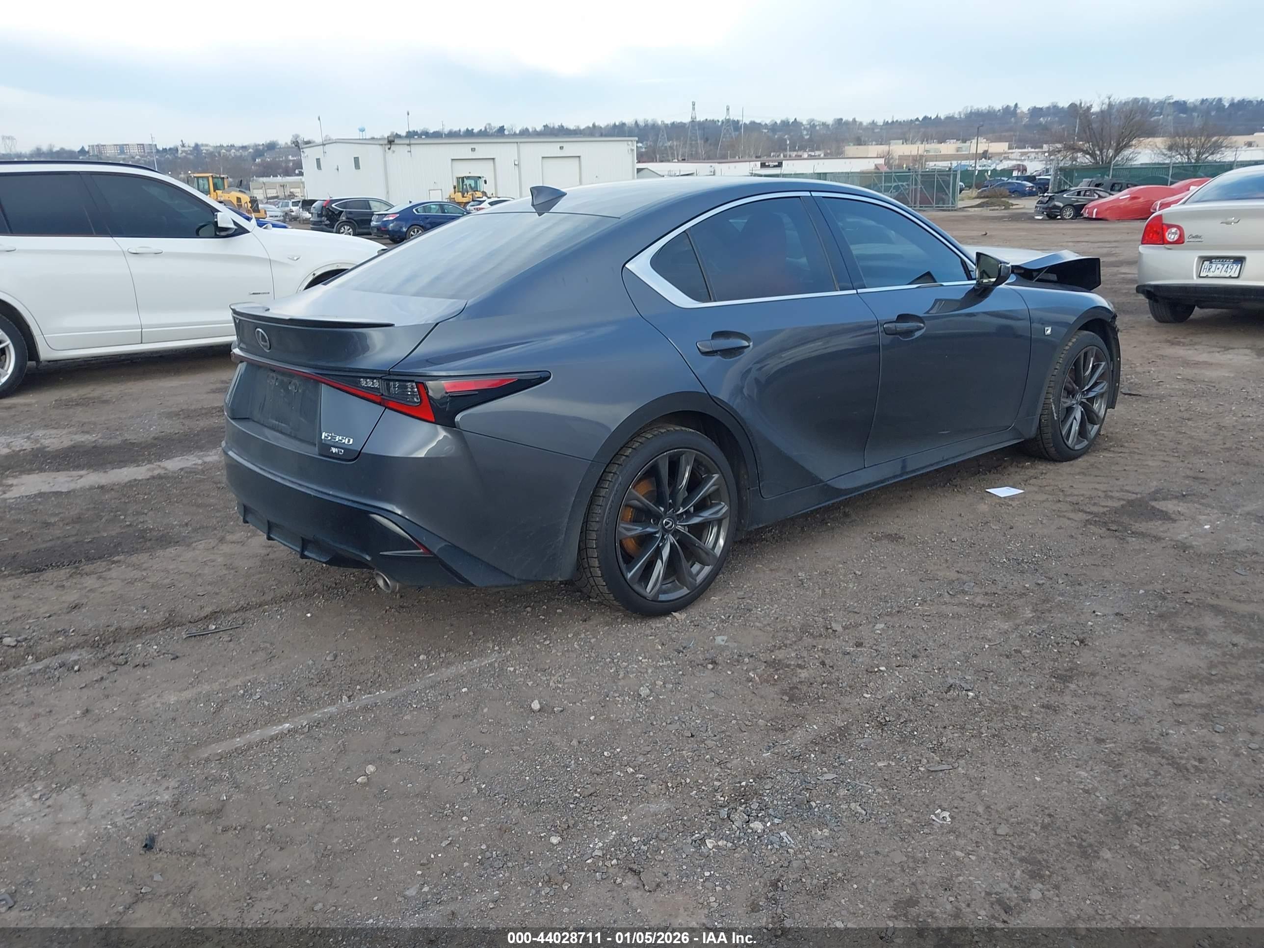 LEXUS IS image 4