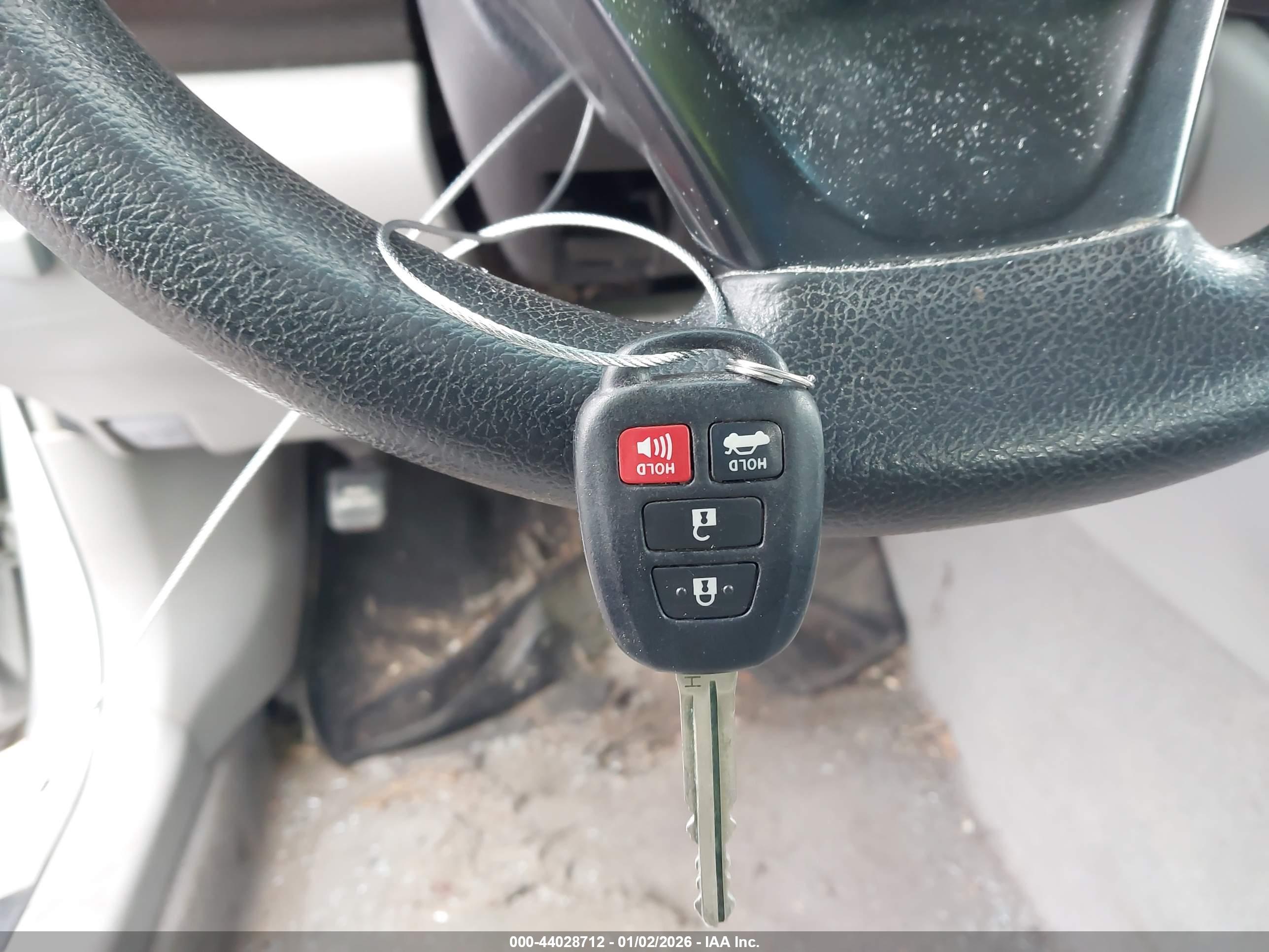 TOYOTA CAMRY image 11