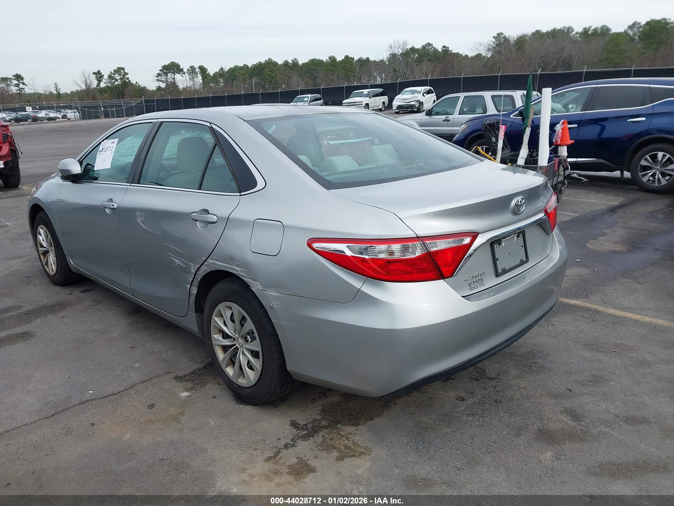 TOYOTA CAMRY image 3