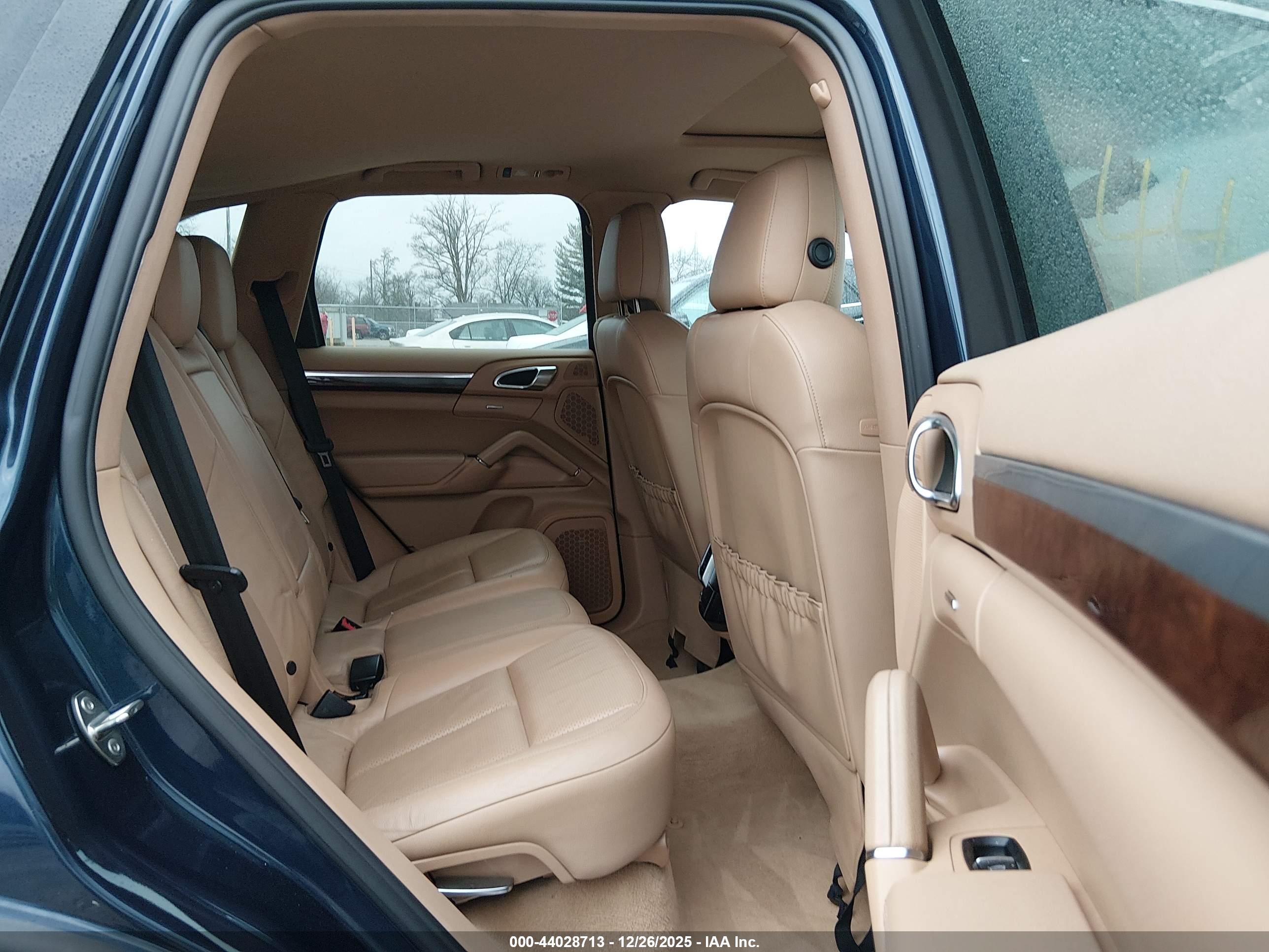 PORSCHE CAYENNE image 8