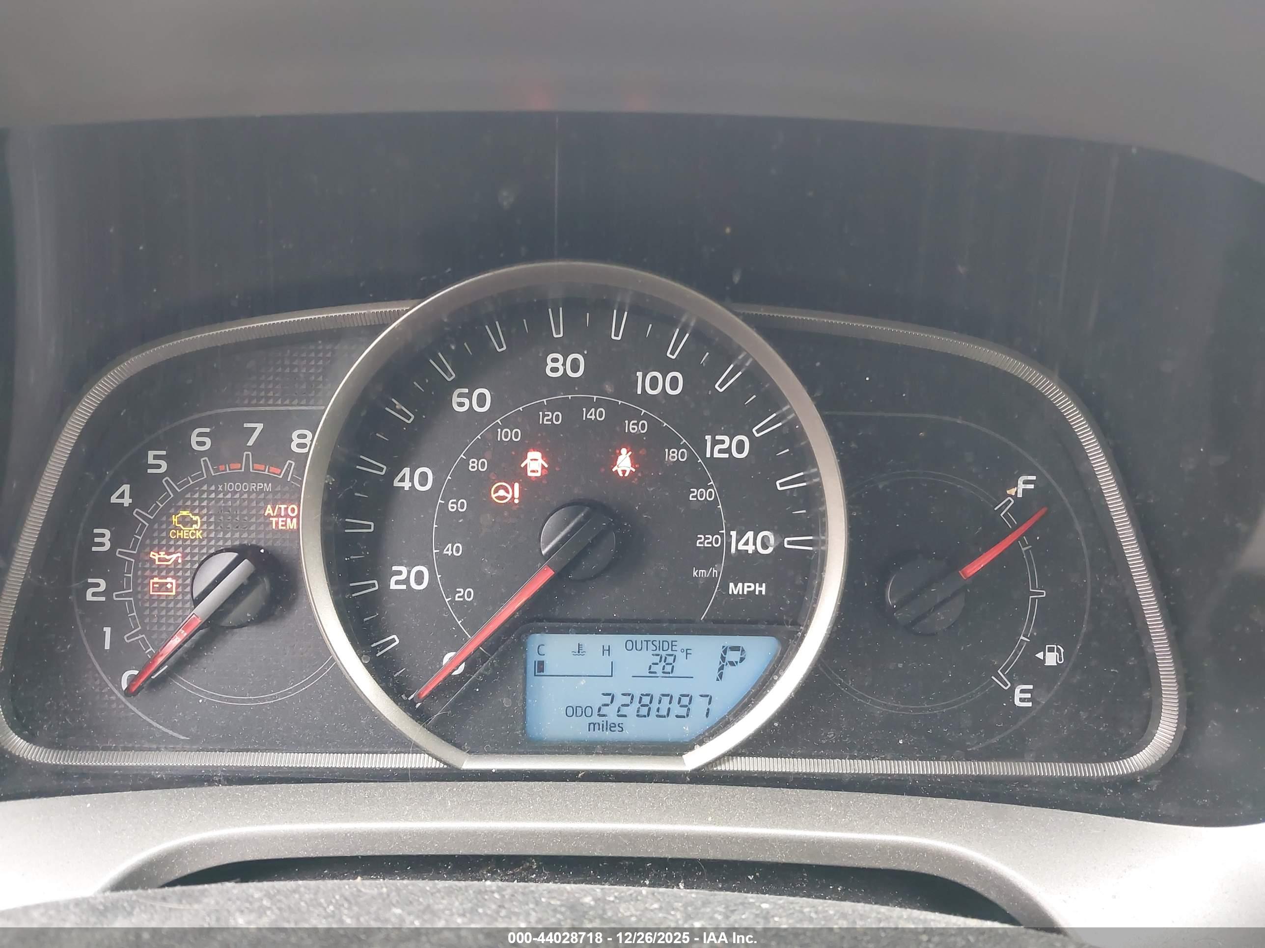 TOYOTA RAV4 image 7