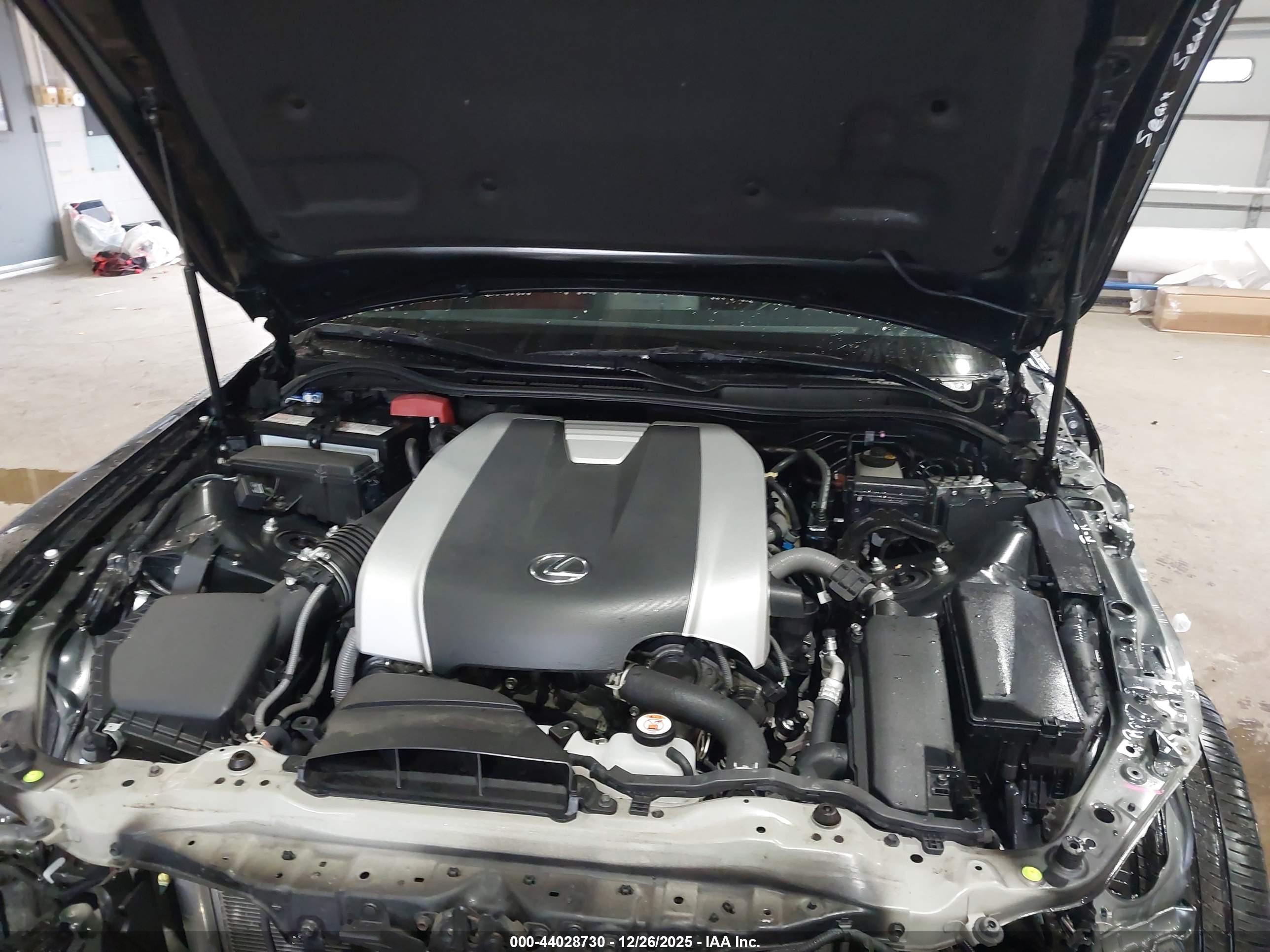 LEXUS IS image 10