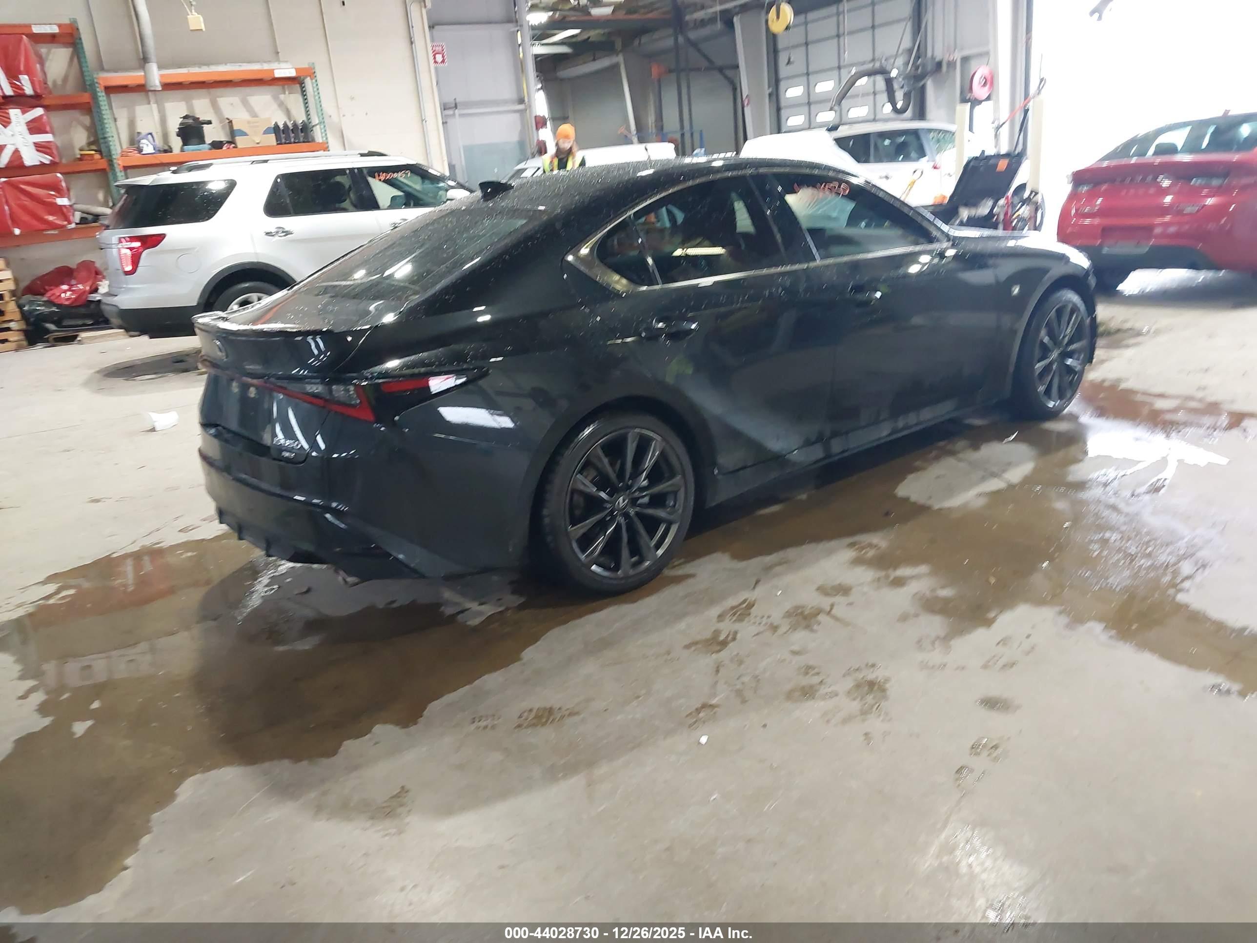 LEXUS IS image 4