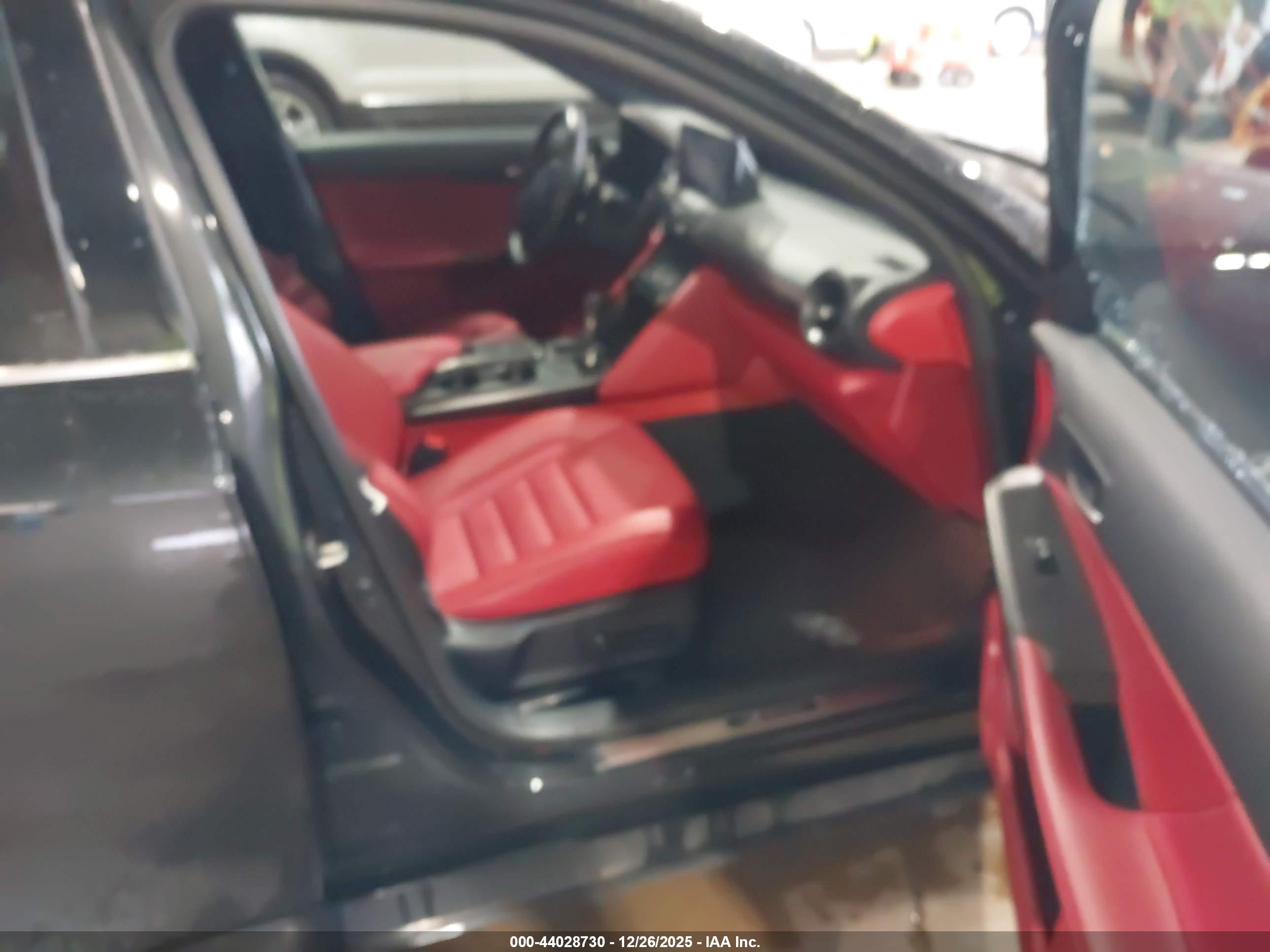 LEXUS IS image 5