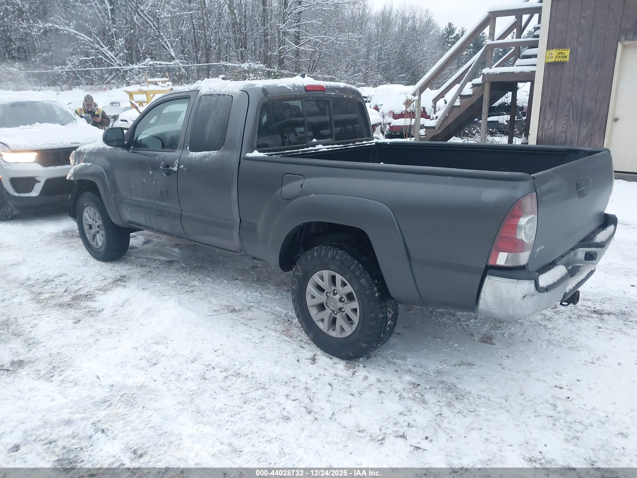 TOYOTA TACOMA image 3
