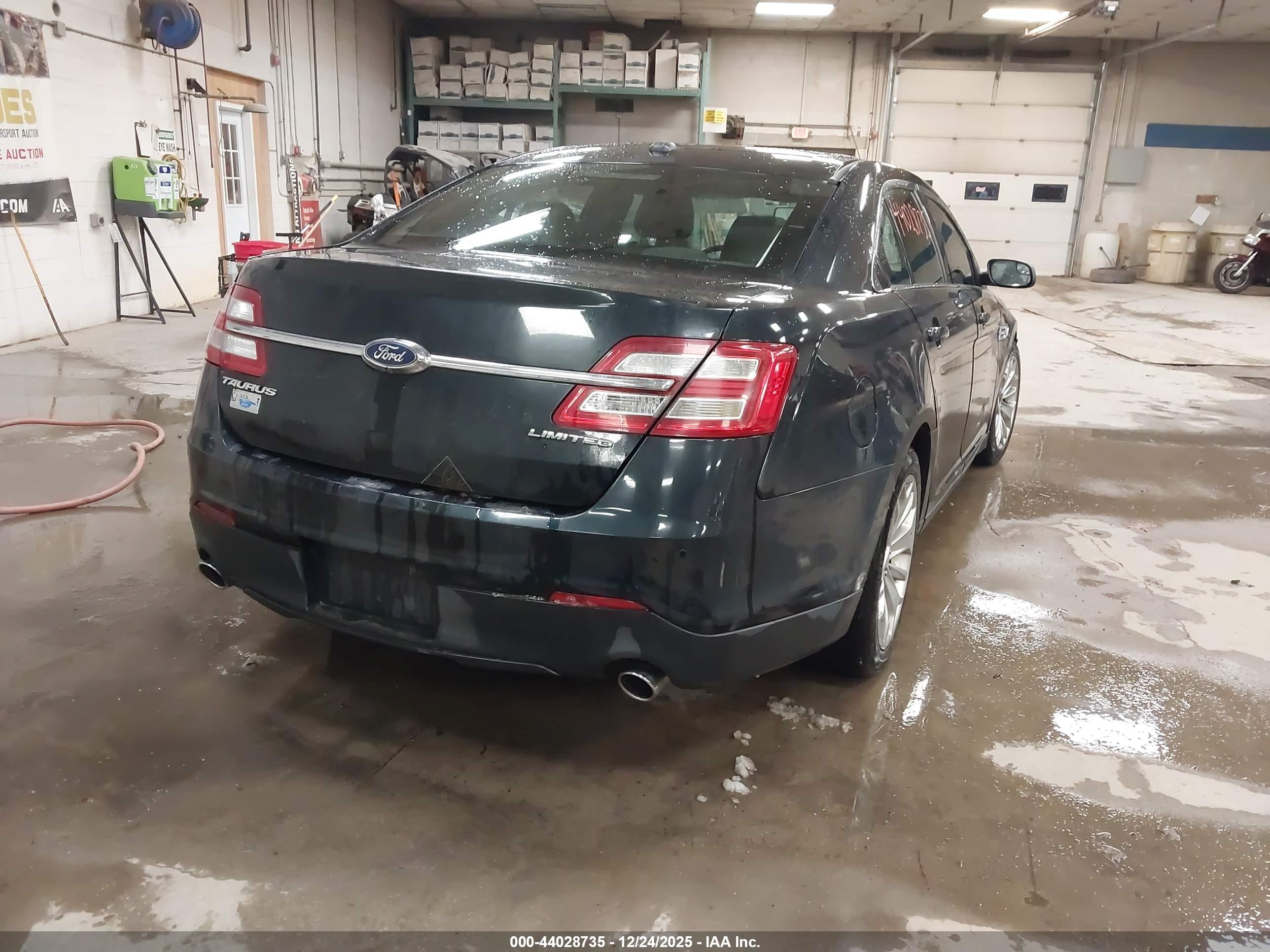 FORD TAURUS image 4