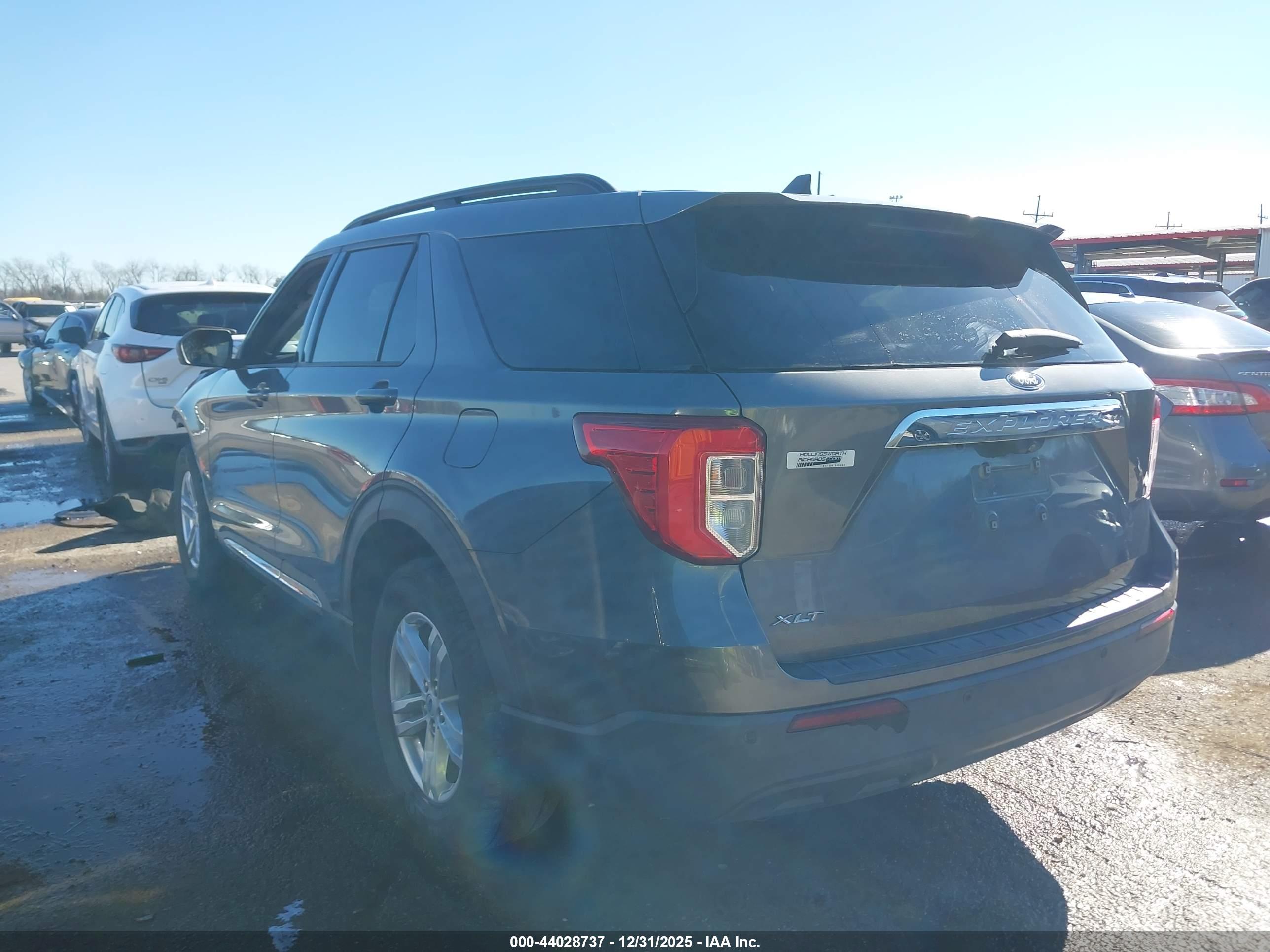 FORD EXPLORER image 3