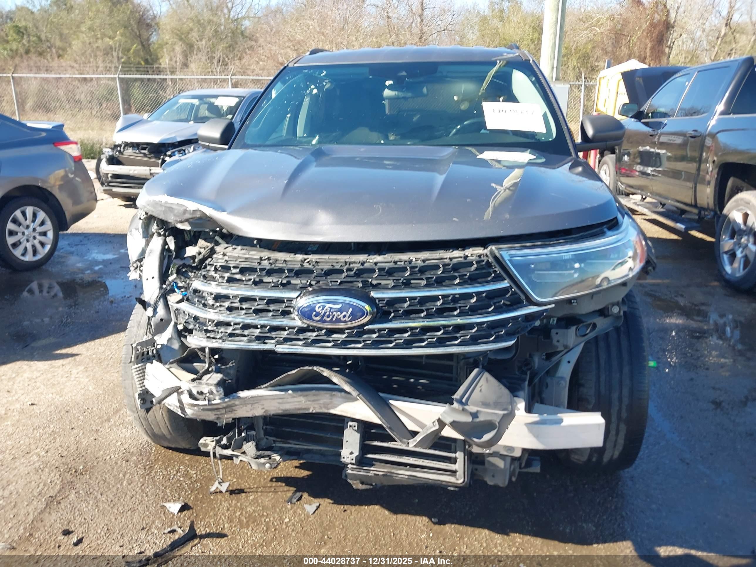 FORD EXPLORER image 6