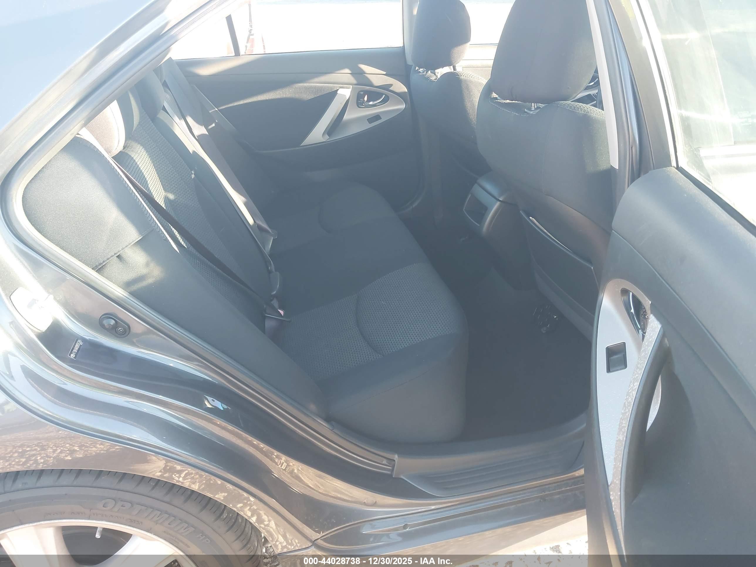 TOYOTA CAMRY image 8
