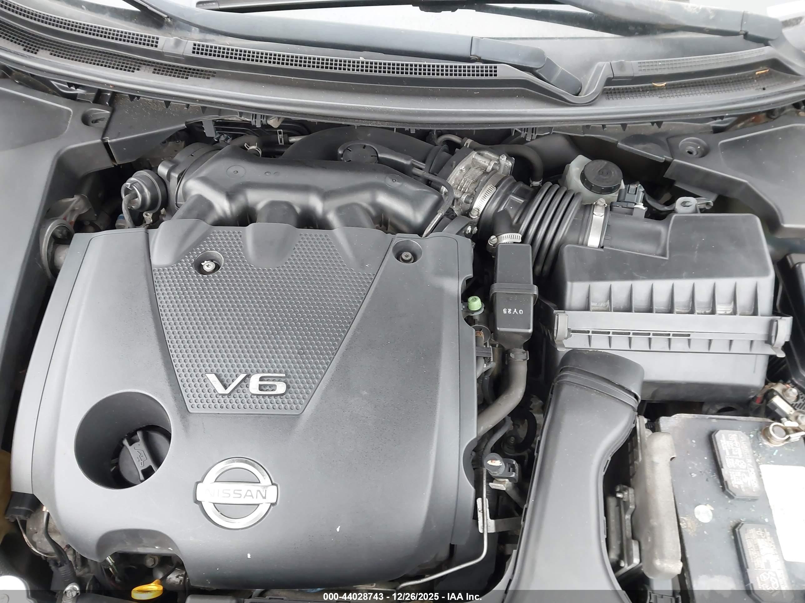 NISSAN MAXIMA image 10