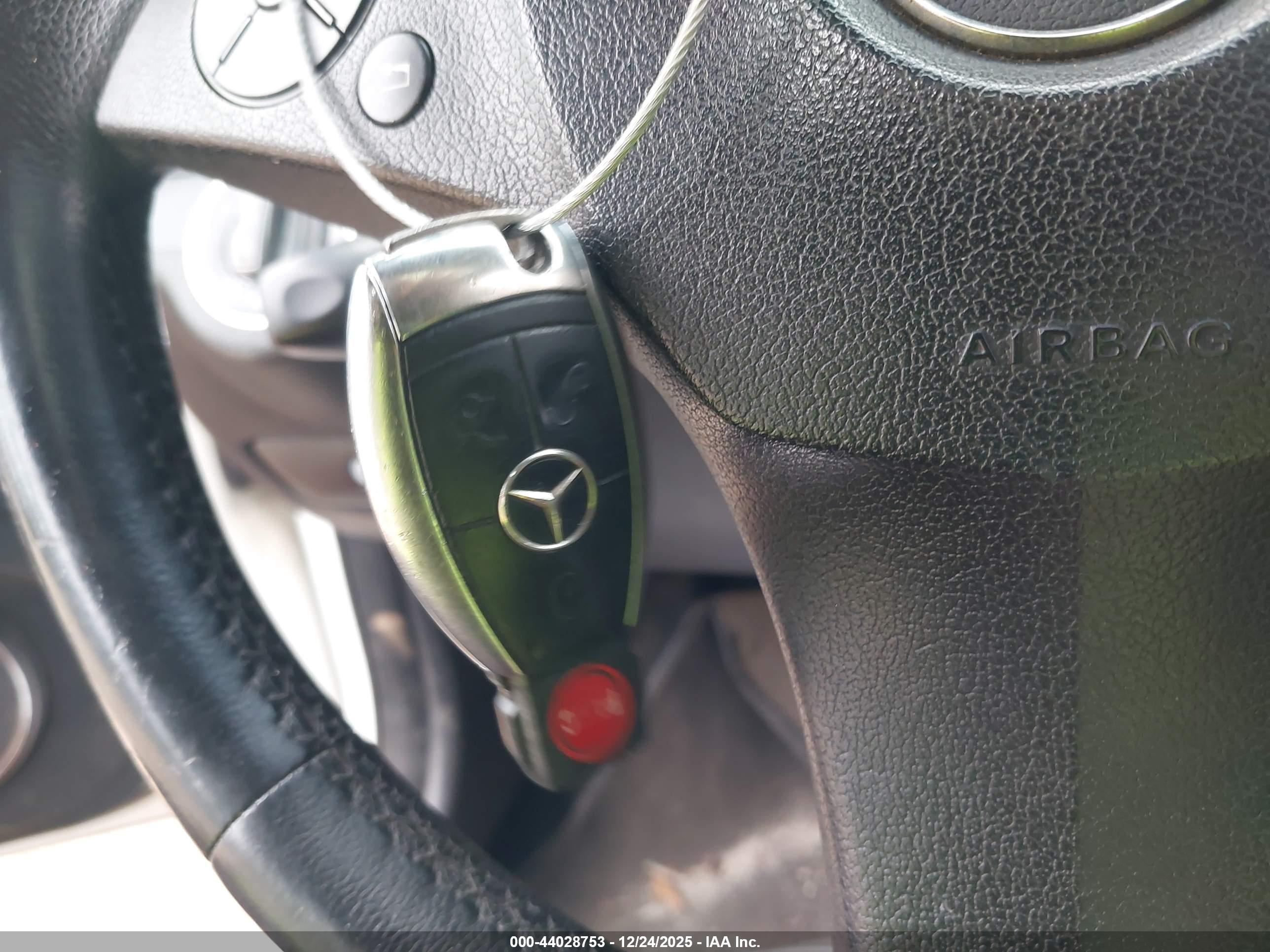MERCEDES-BENZ C image 11
