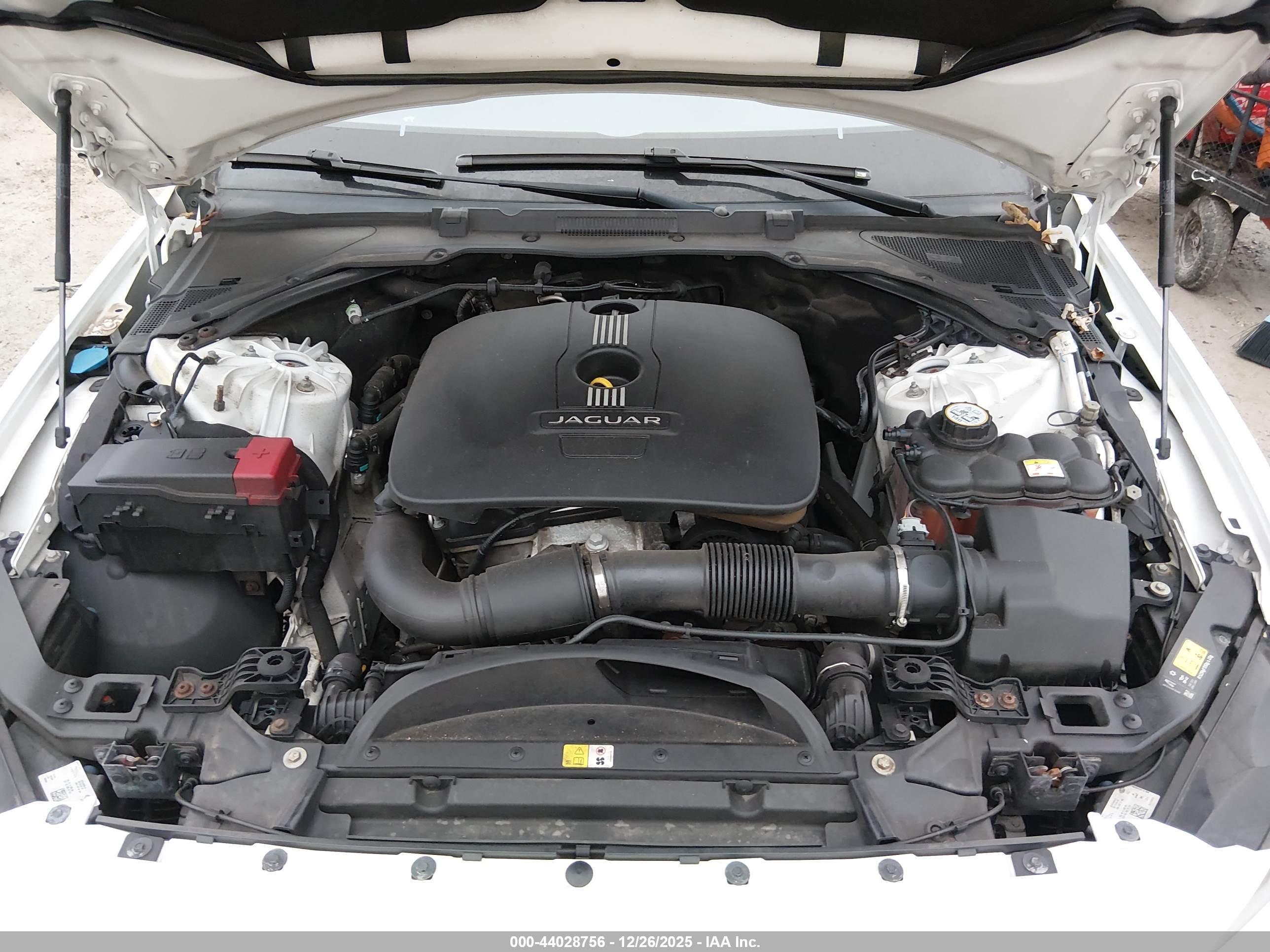 JAGUAR XE image 10