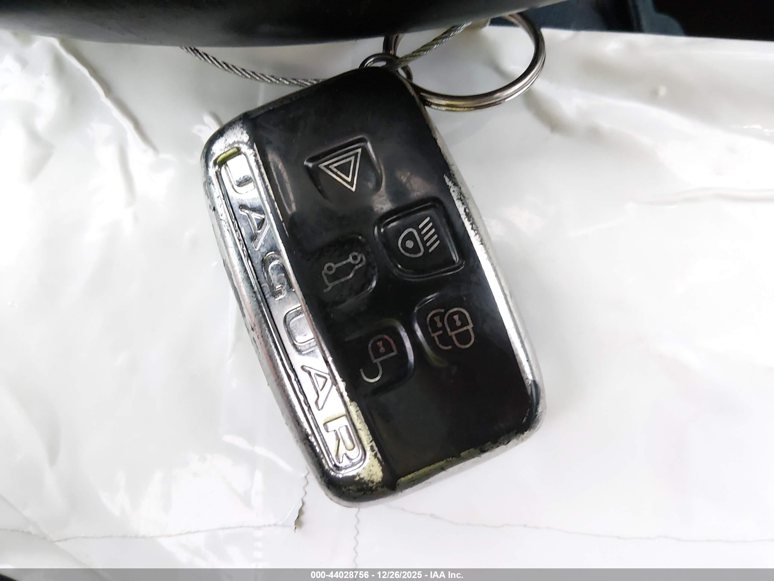 JAGUAR XE image 11