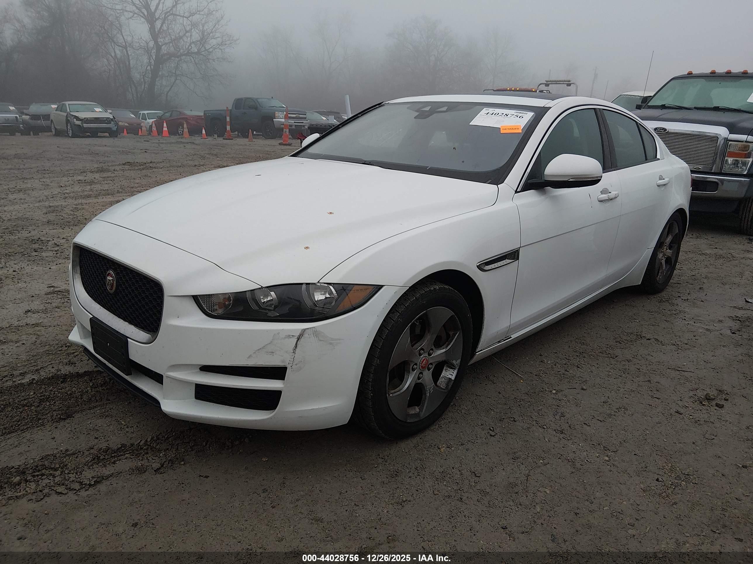 JAGUAR XE image 2