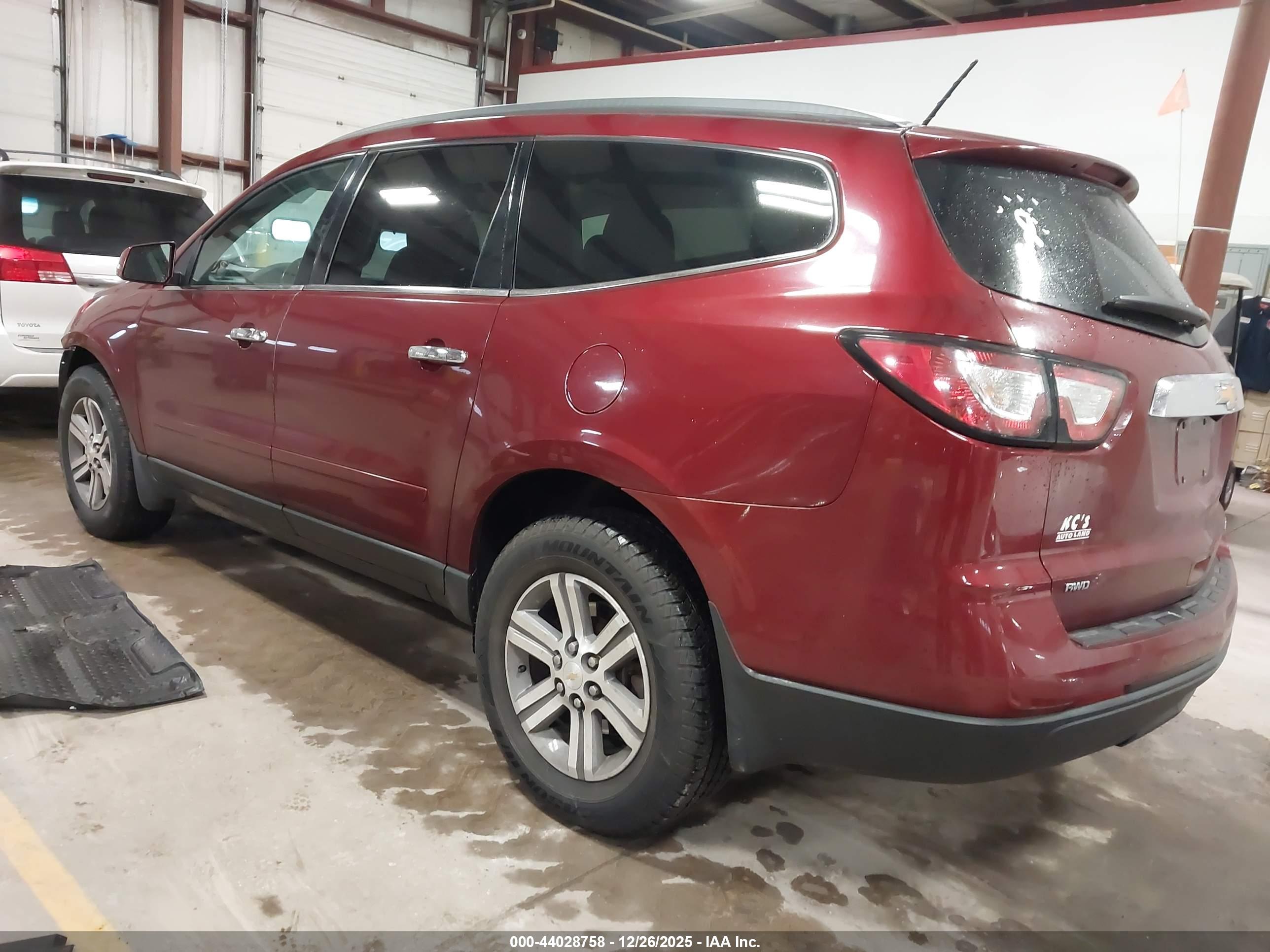 CHEVROLET TRAVERSE image 3