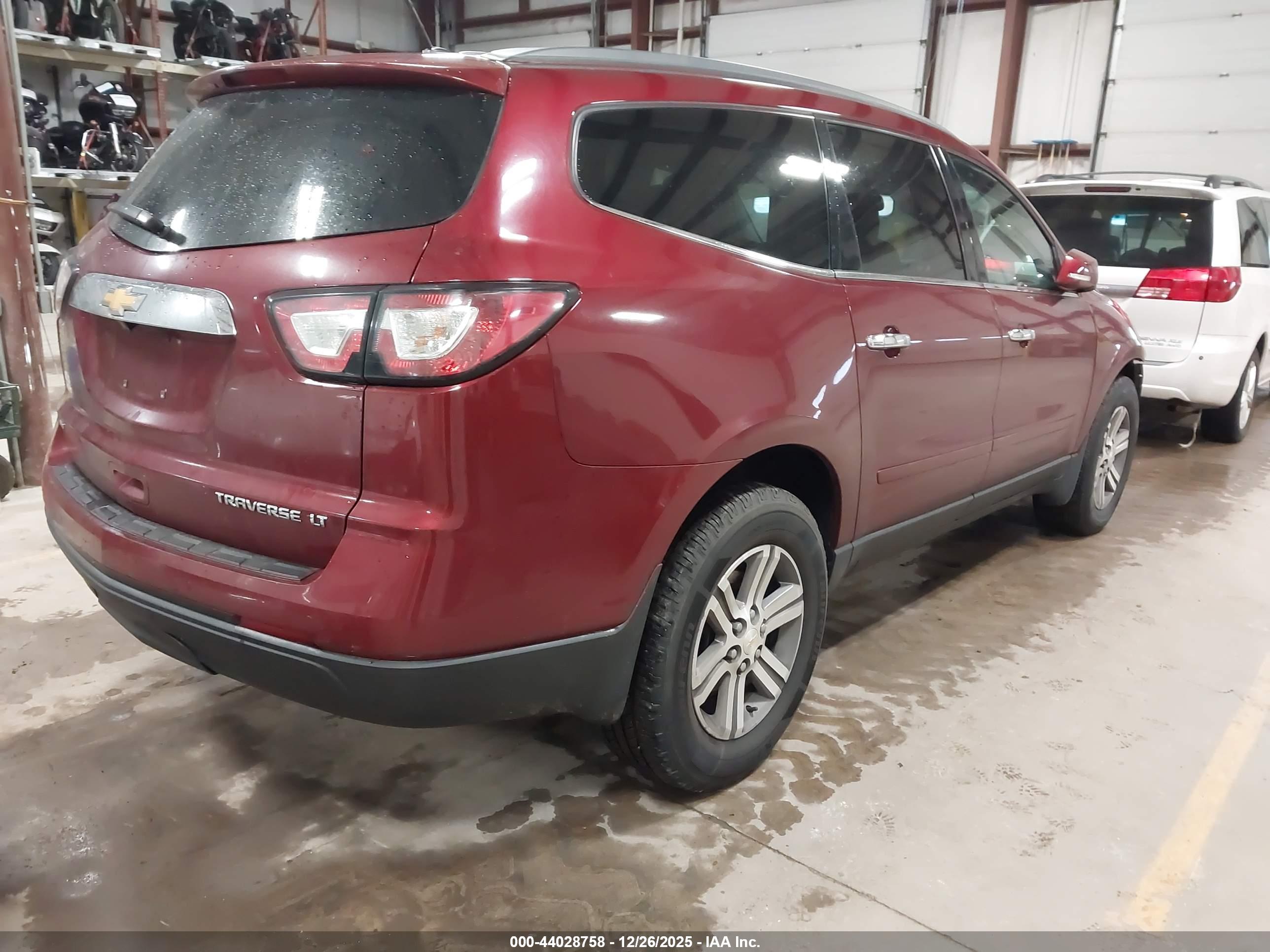 CHEVROLET TRAVERSE image 4