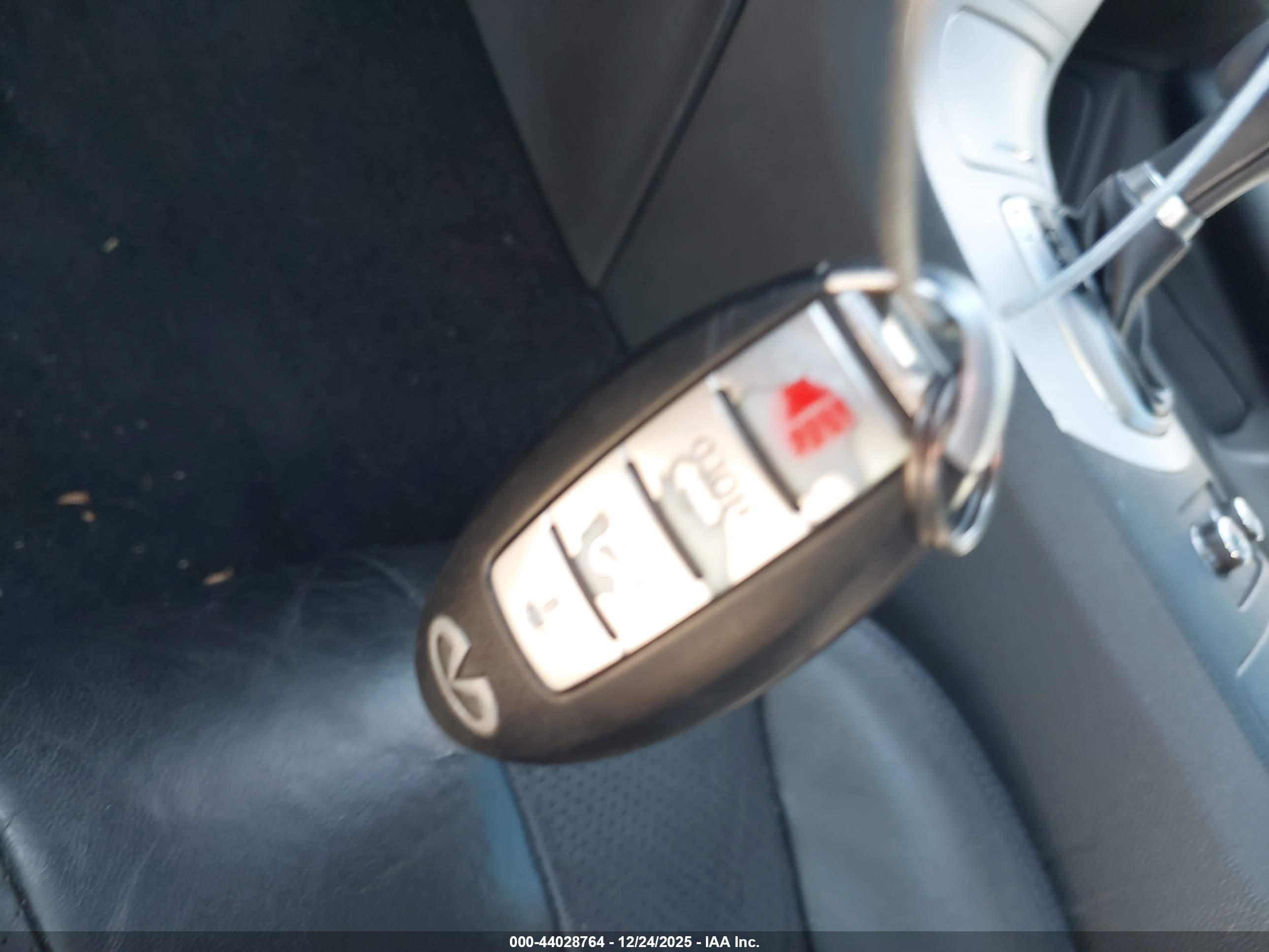 INFINITI G37 image 11