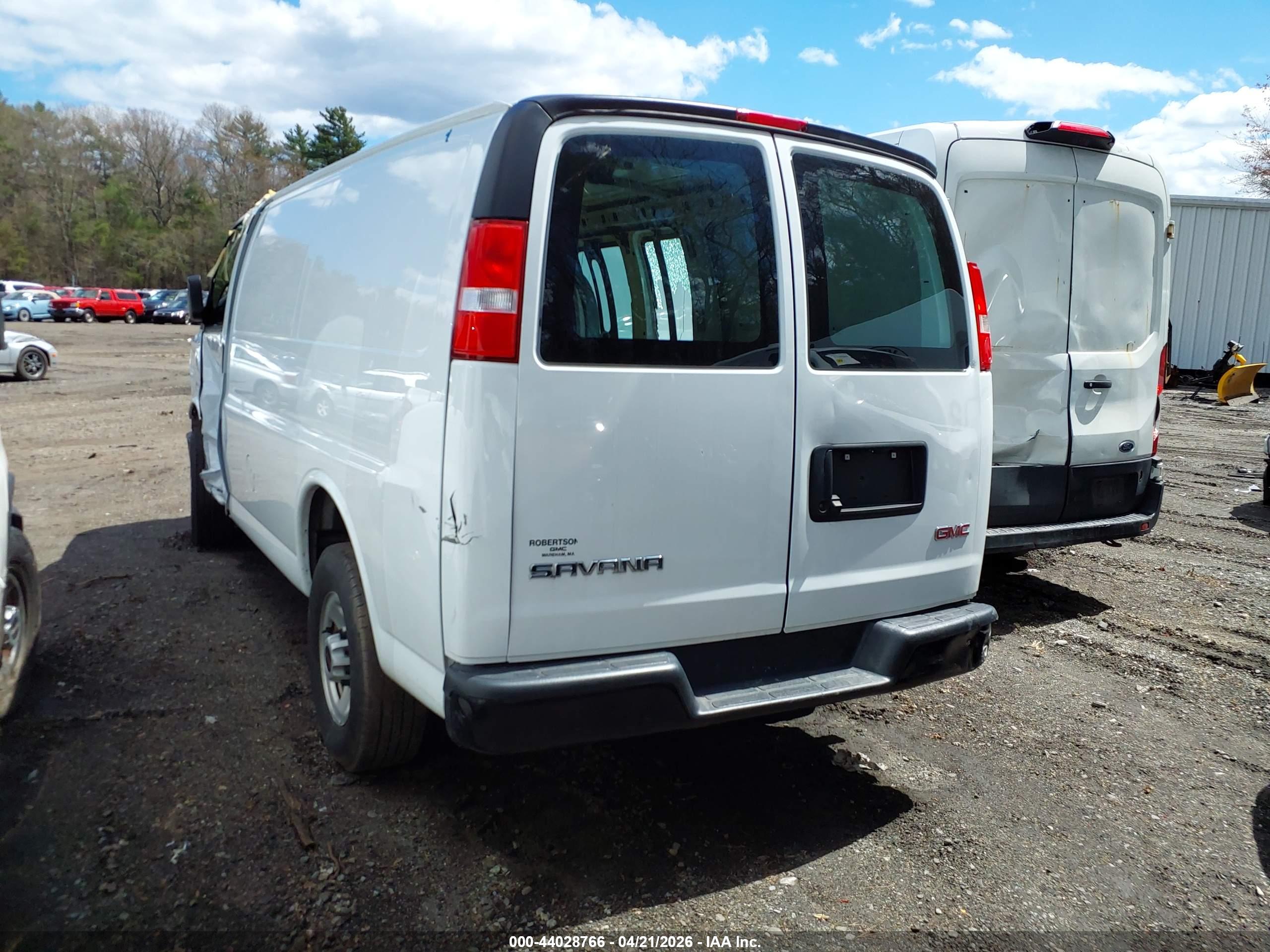 GMC SAVANA image 3