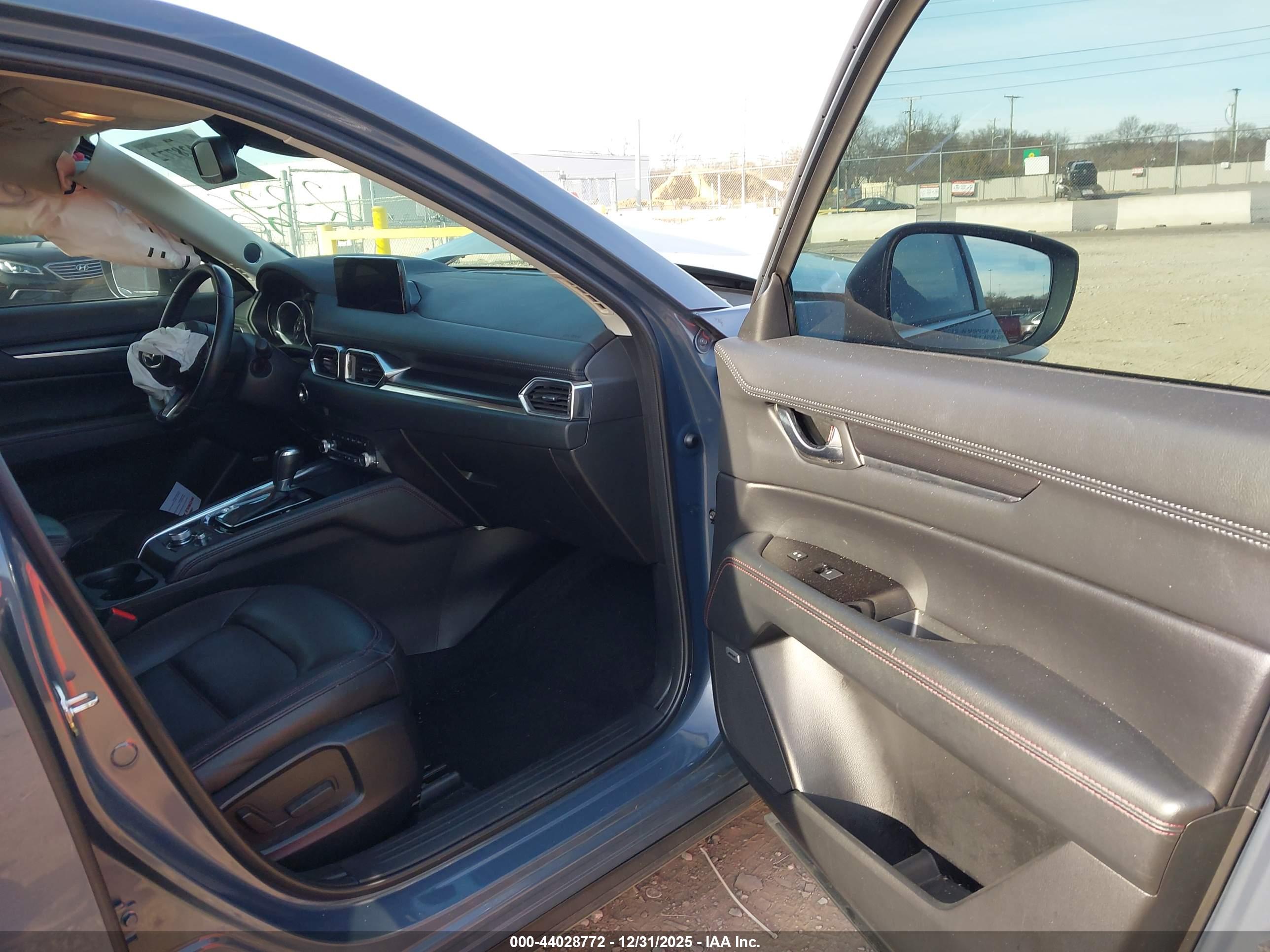 MAZDA CX-5 image 5