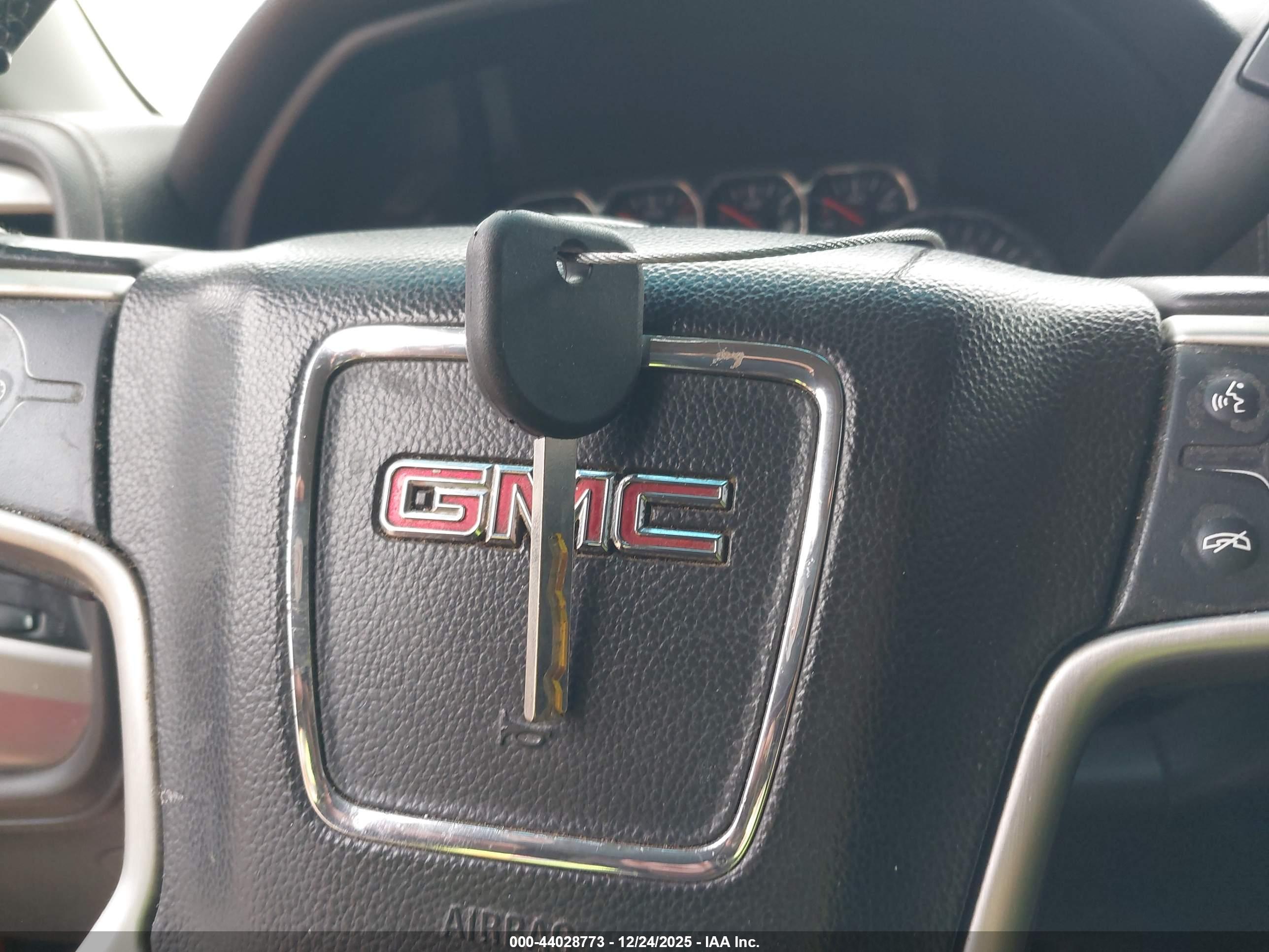 GMC SIERRA image 11