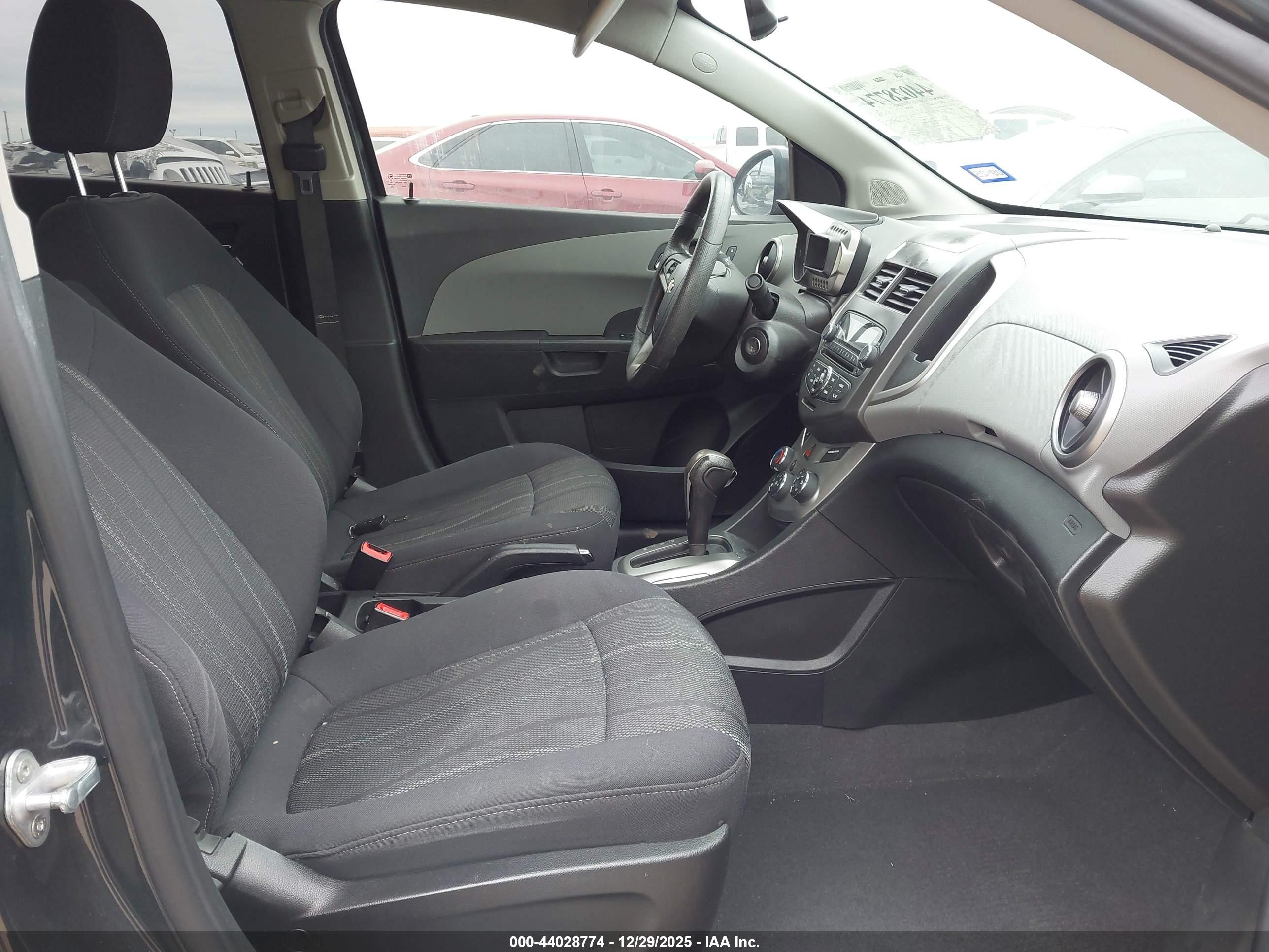 CHEVROLET SONIC image 5