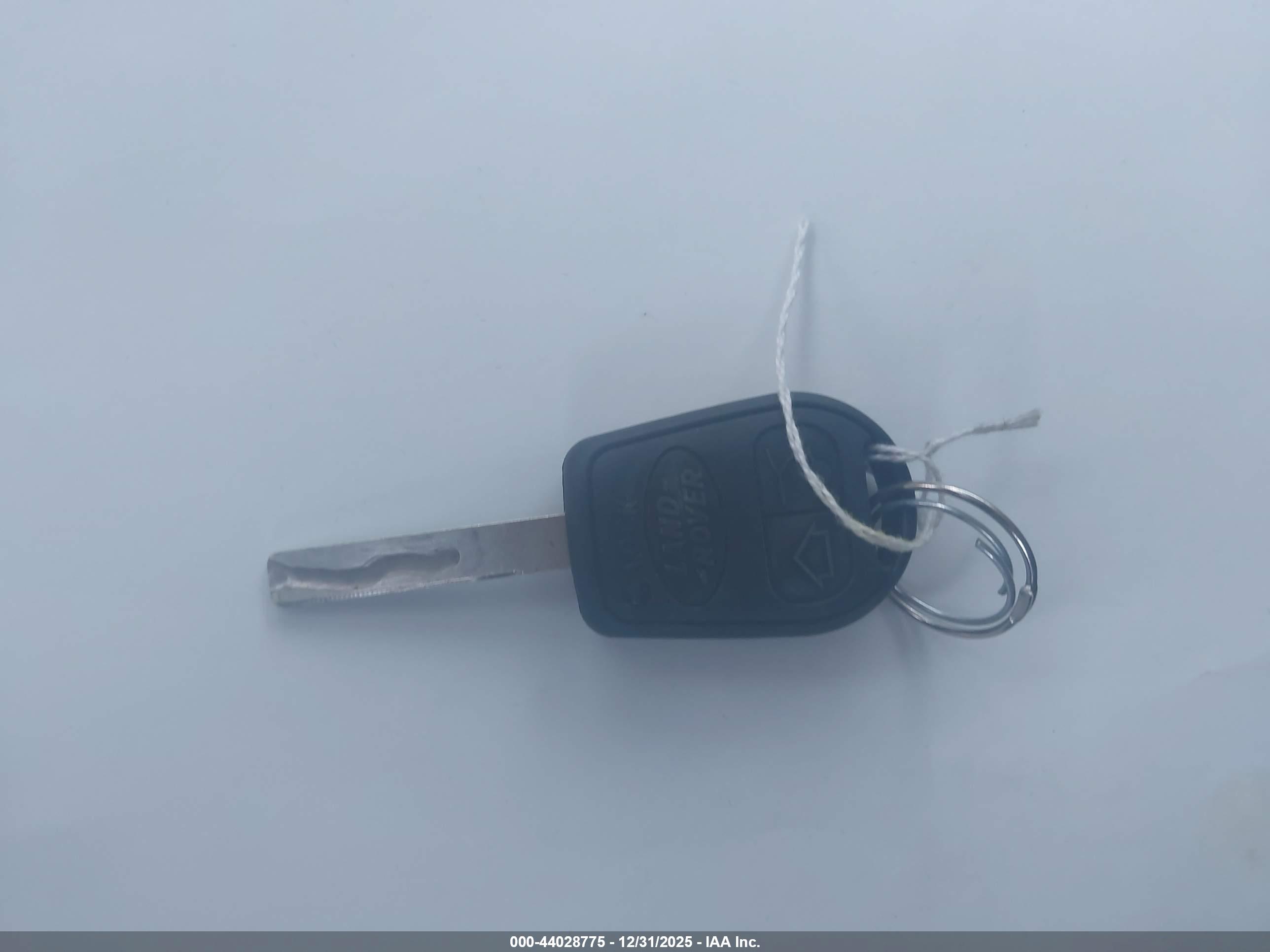LAND ROVER image 11