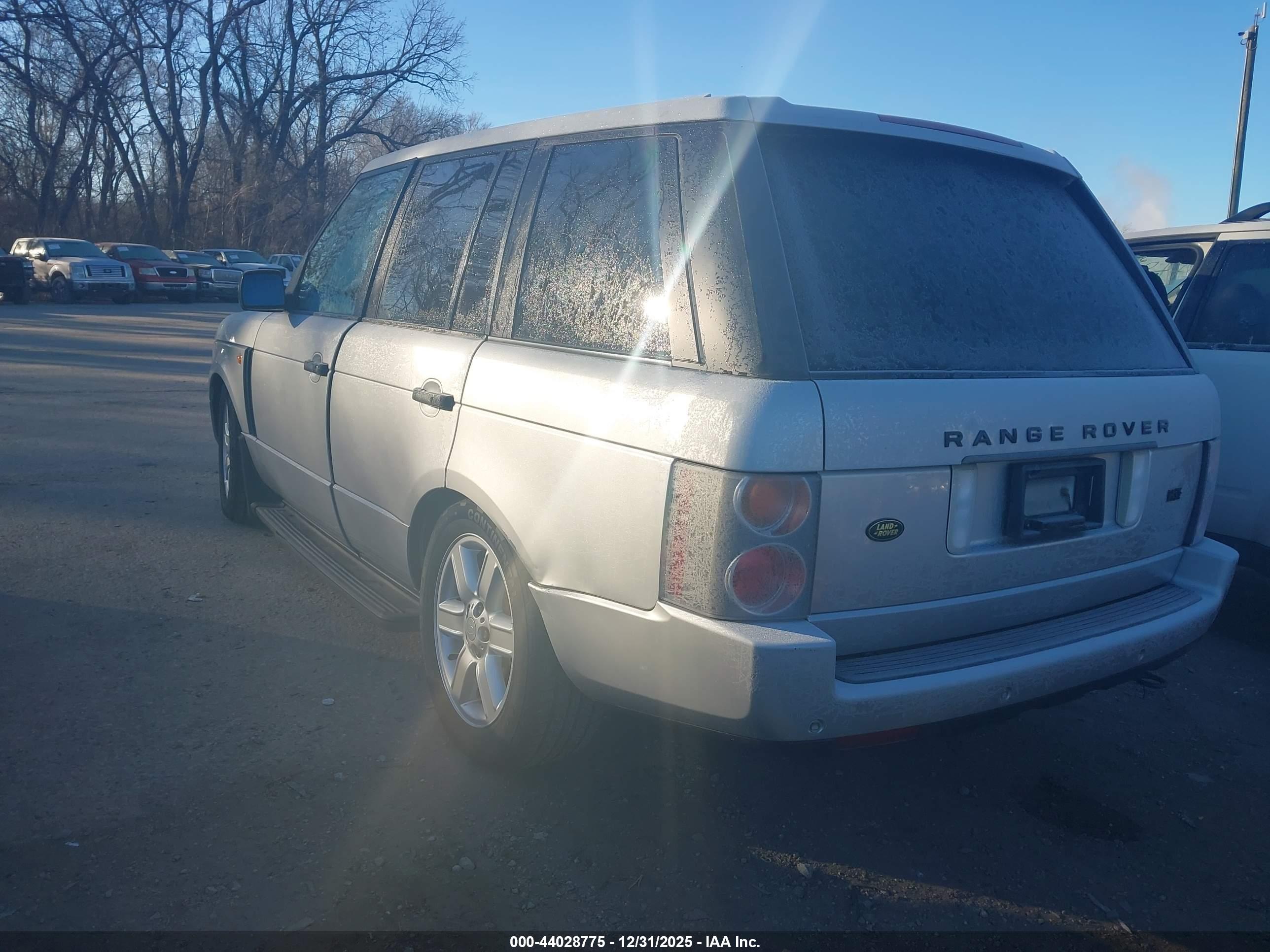 LAND ROVER image 3