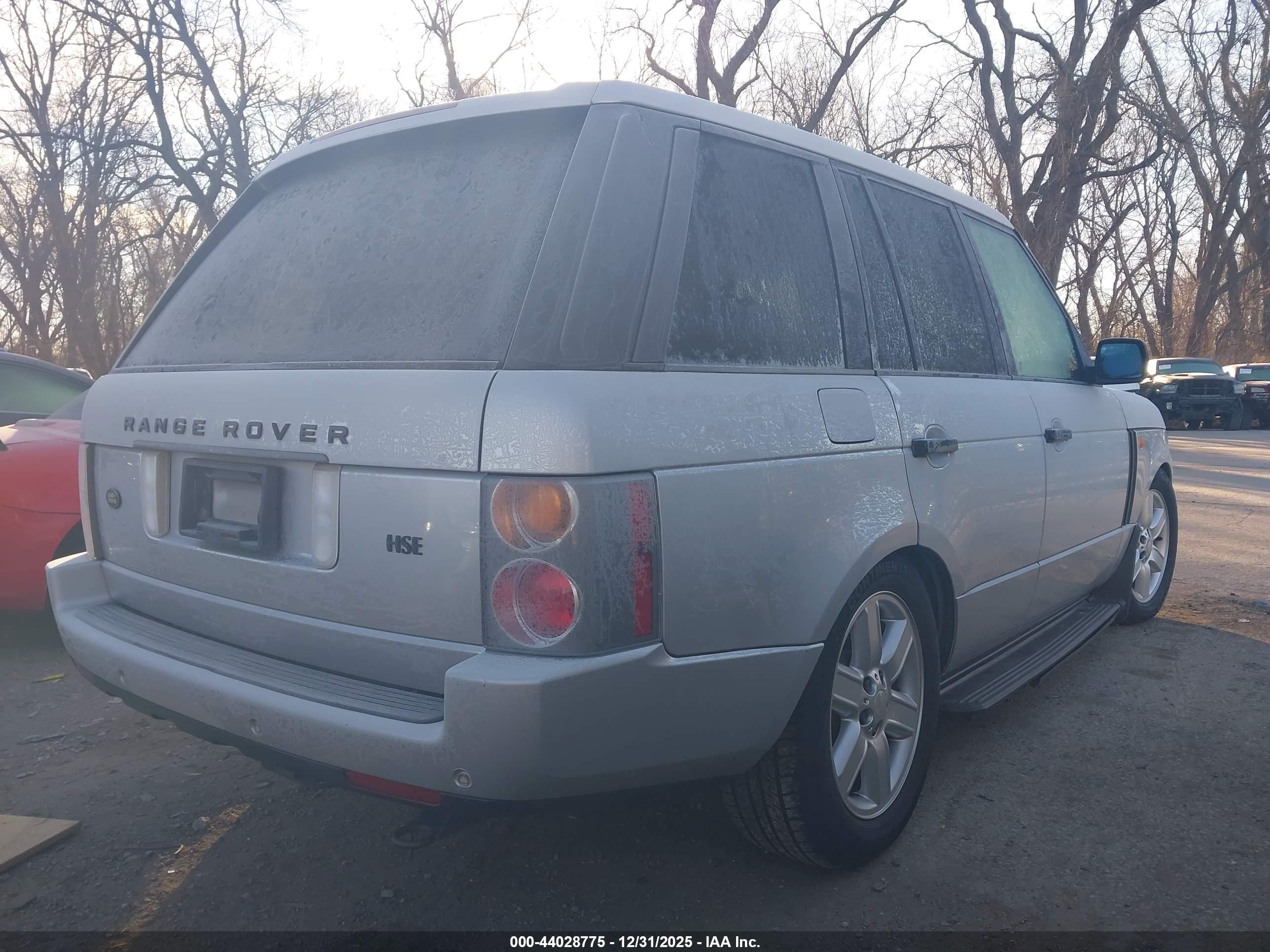 LAND ROVER image 4
