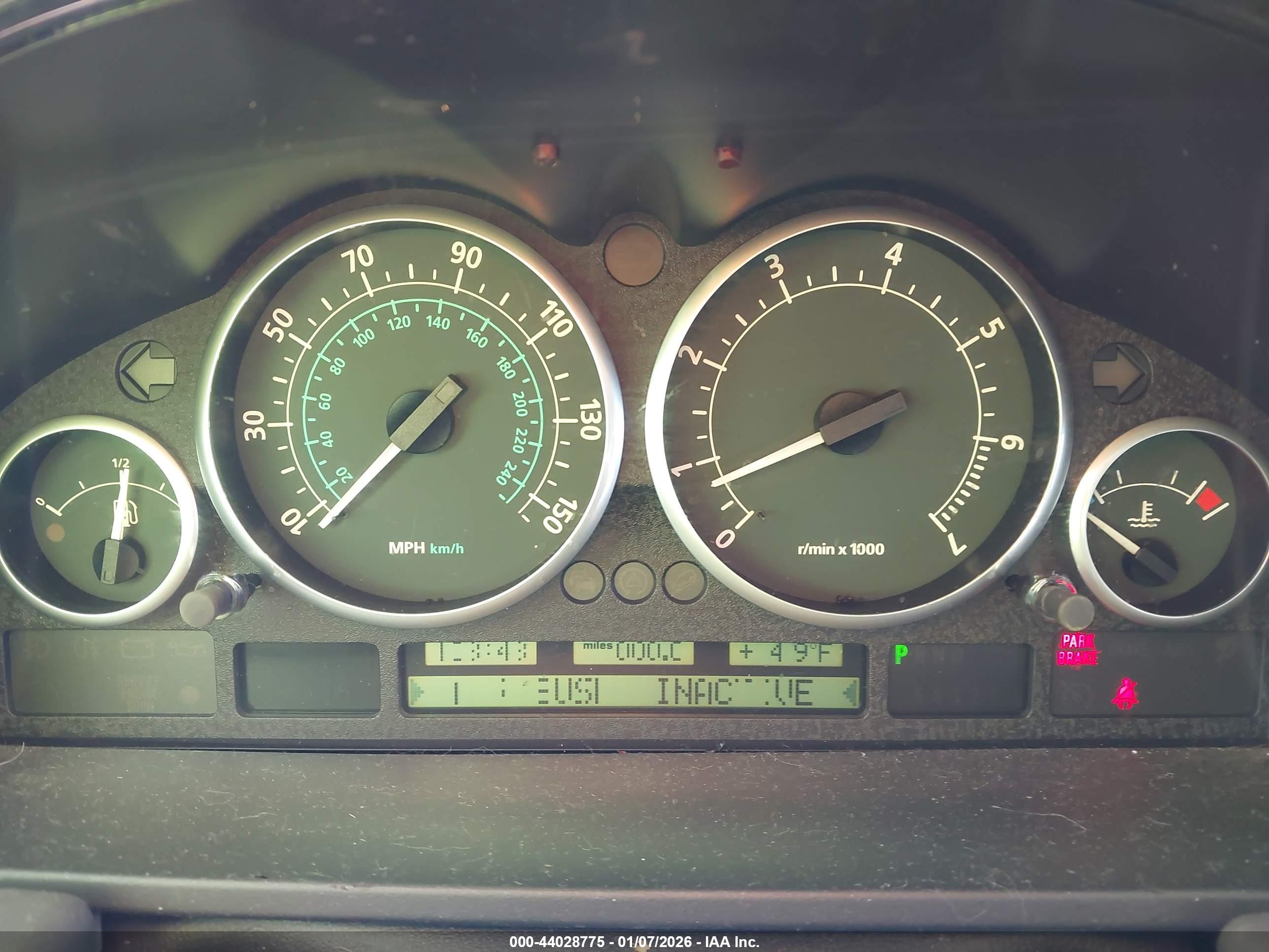 LAND ROVER image 7