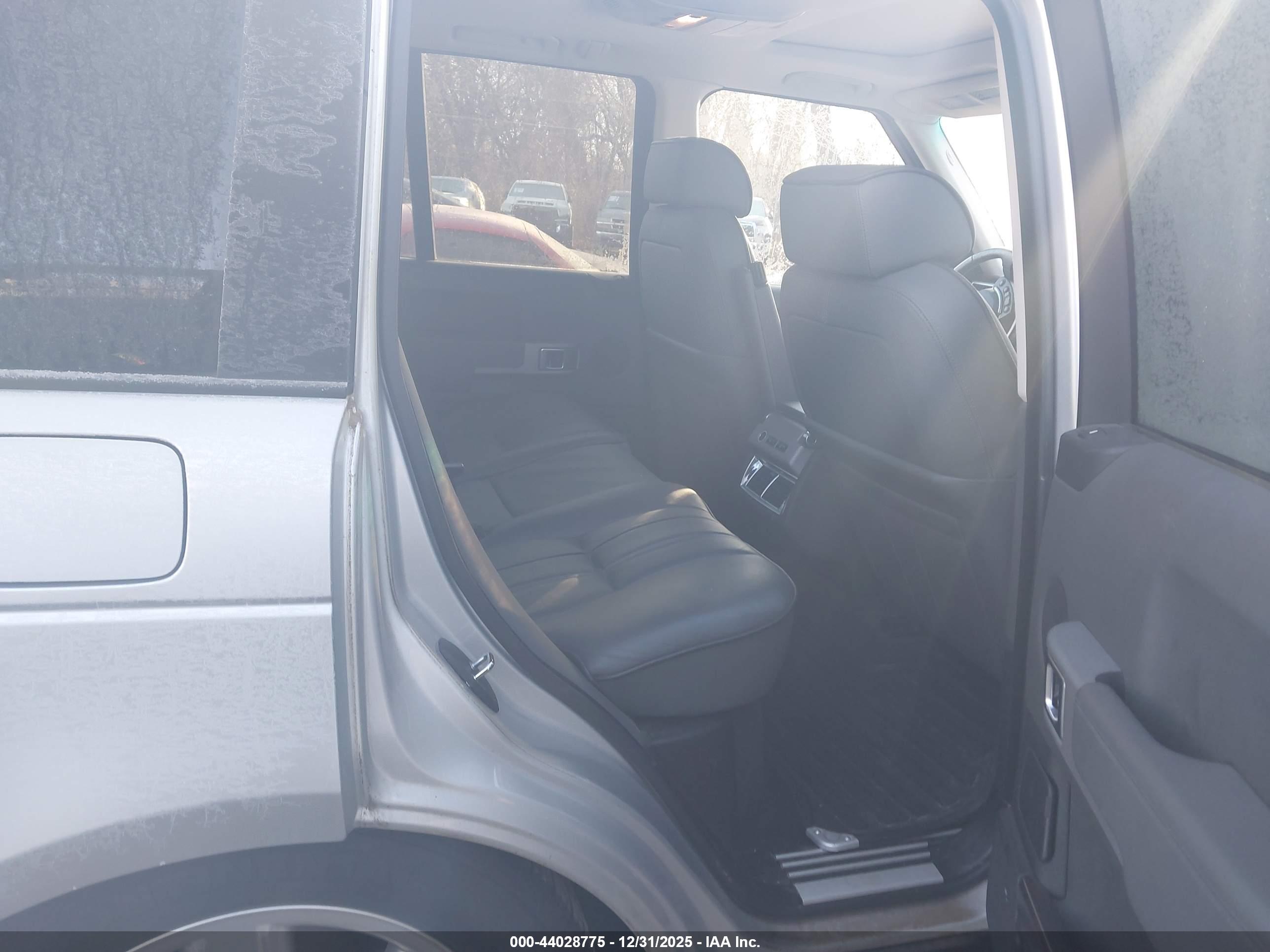 LAND ROVER image 8