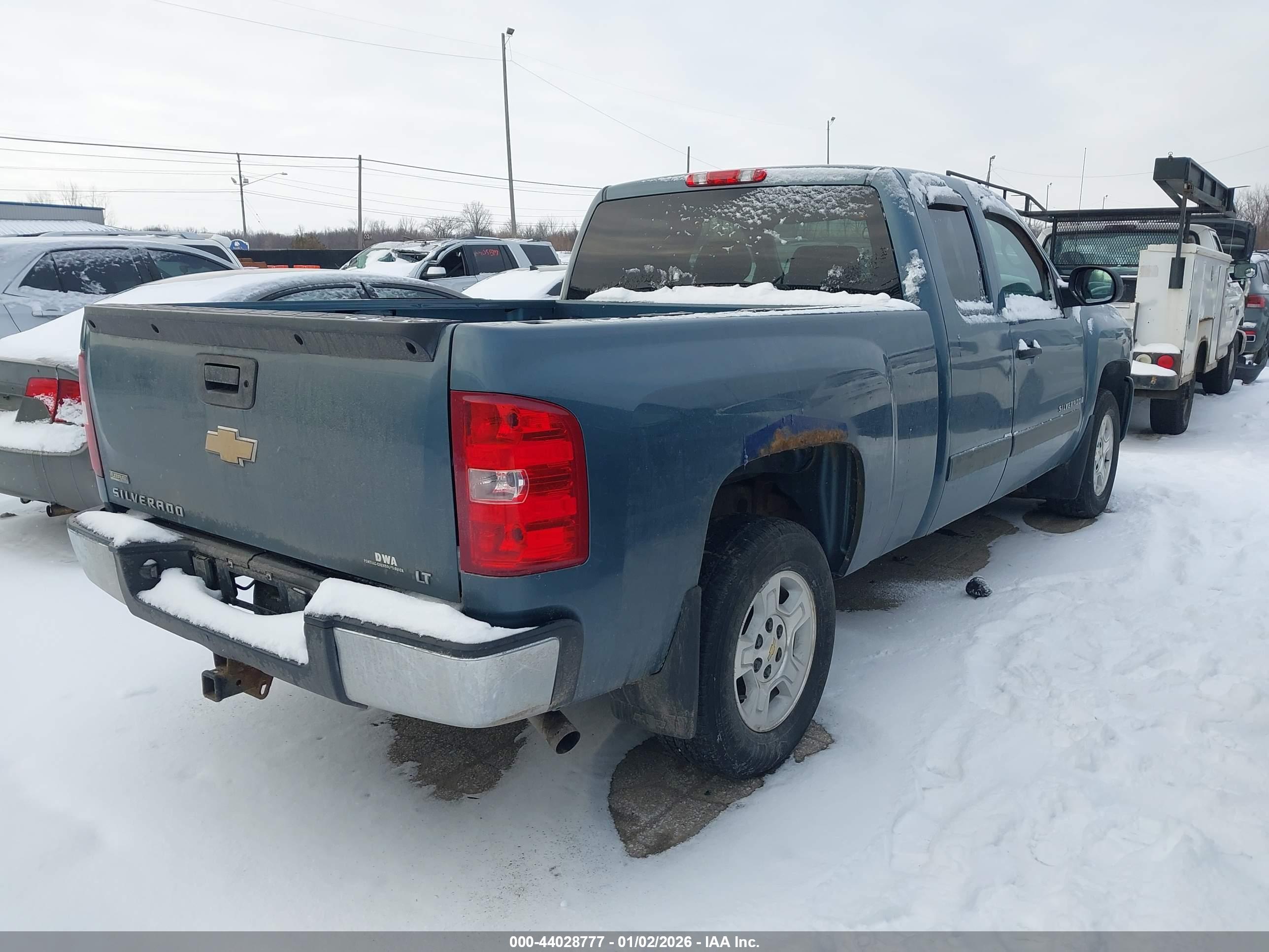 CHEVROLET SILVERADO image 4