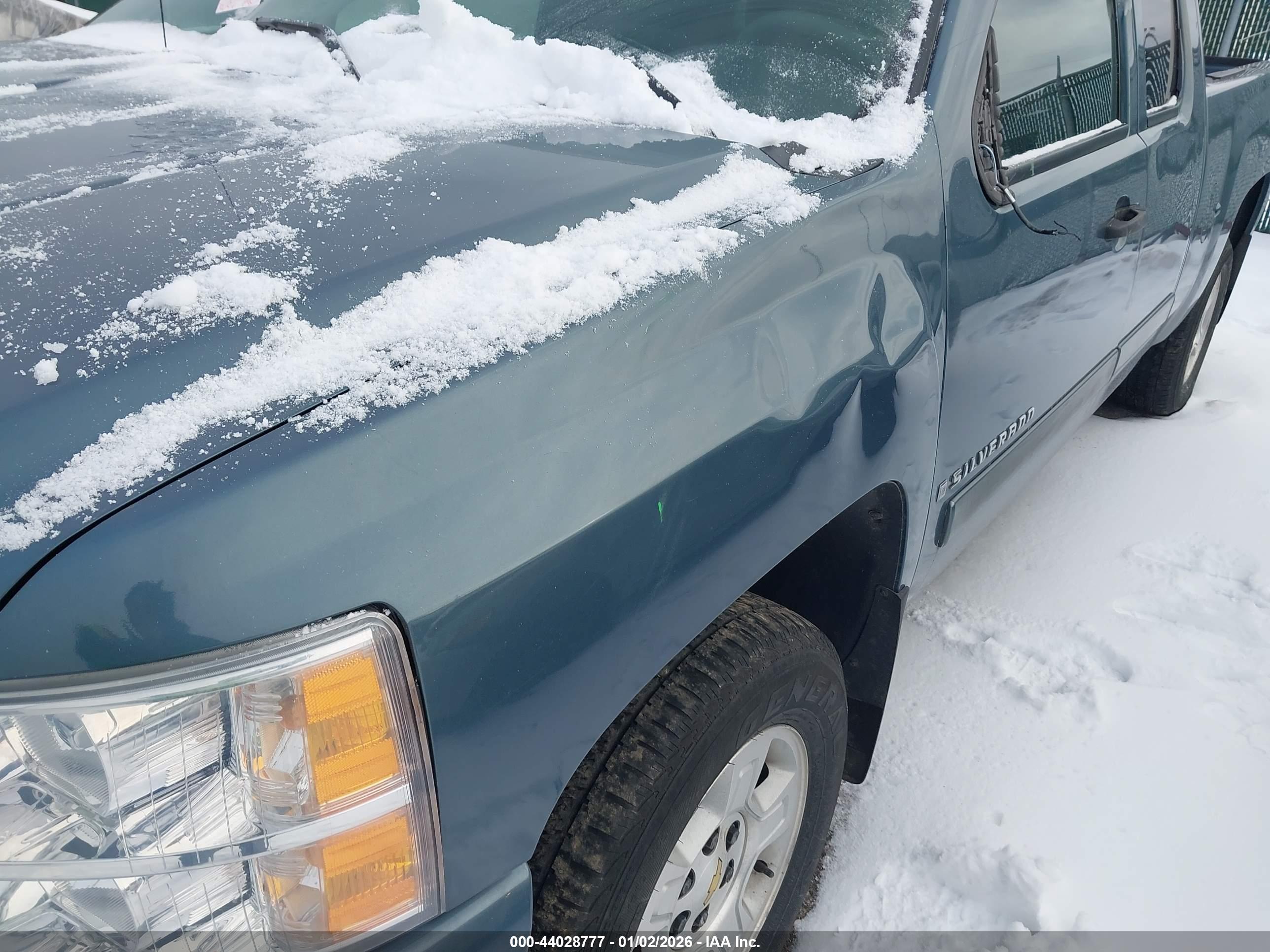 CHEVROLET SILVERADO image 6