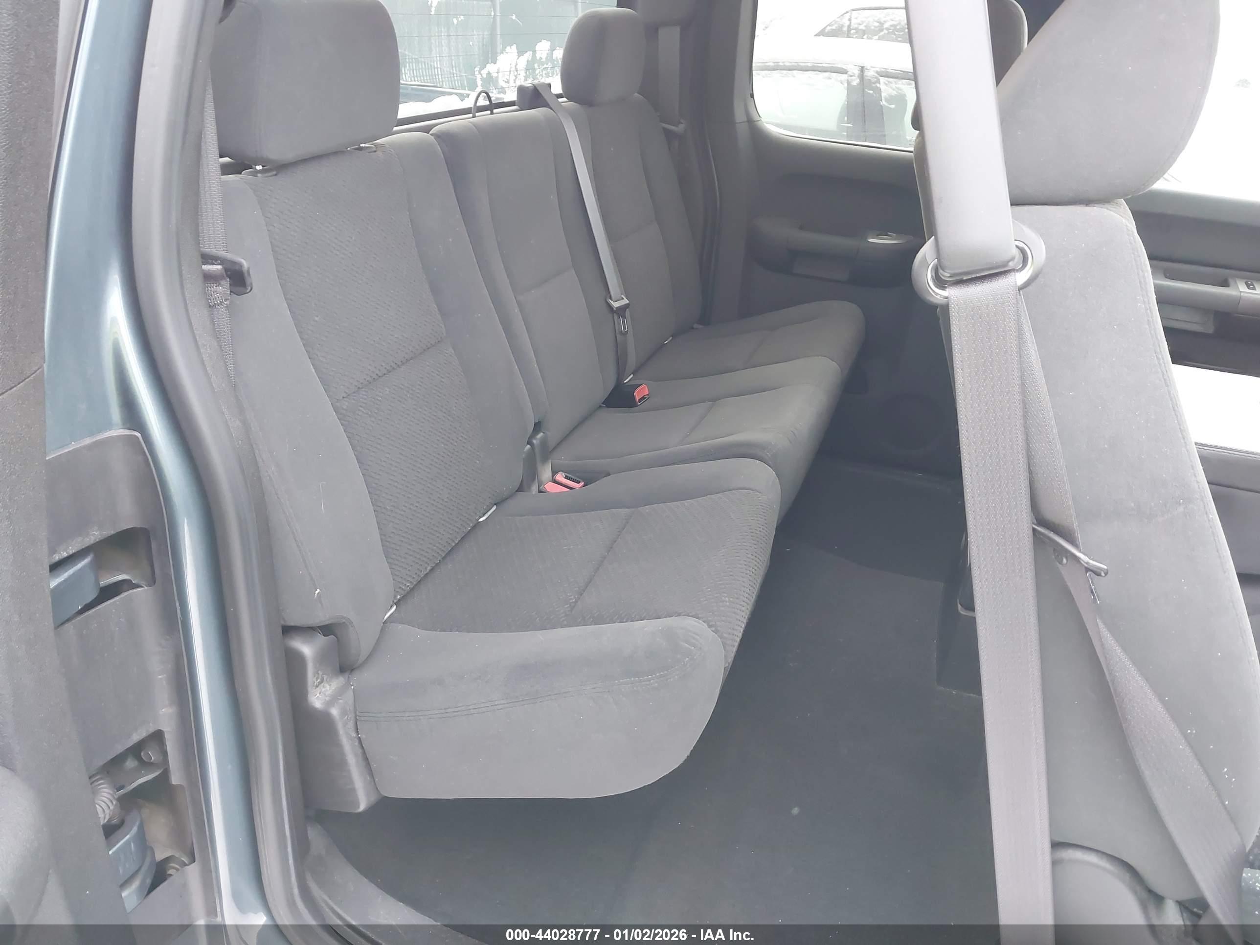 CHEVROLET SILVERADO image 8
