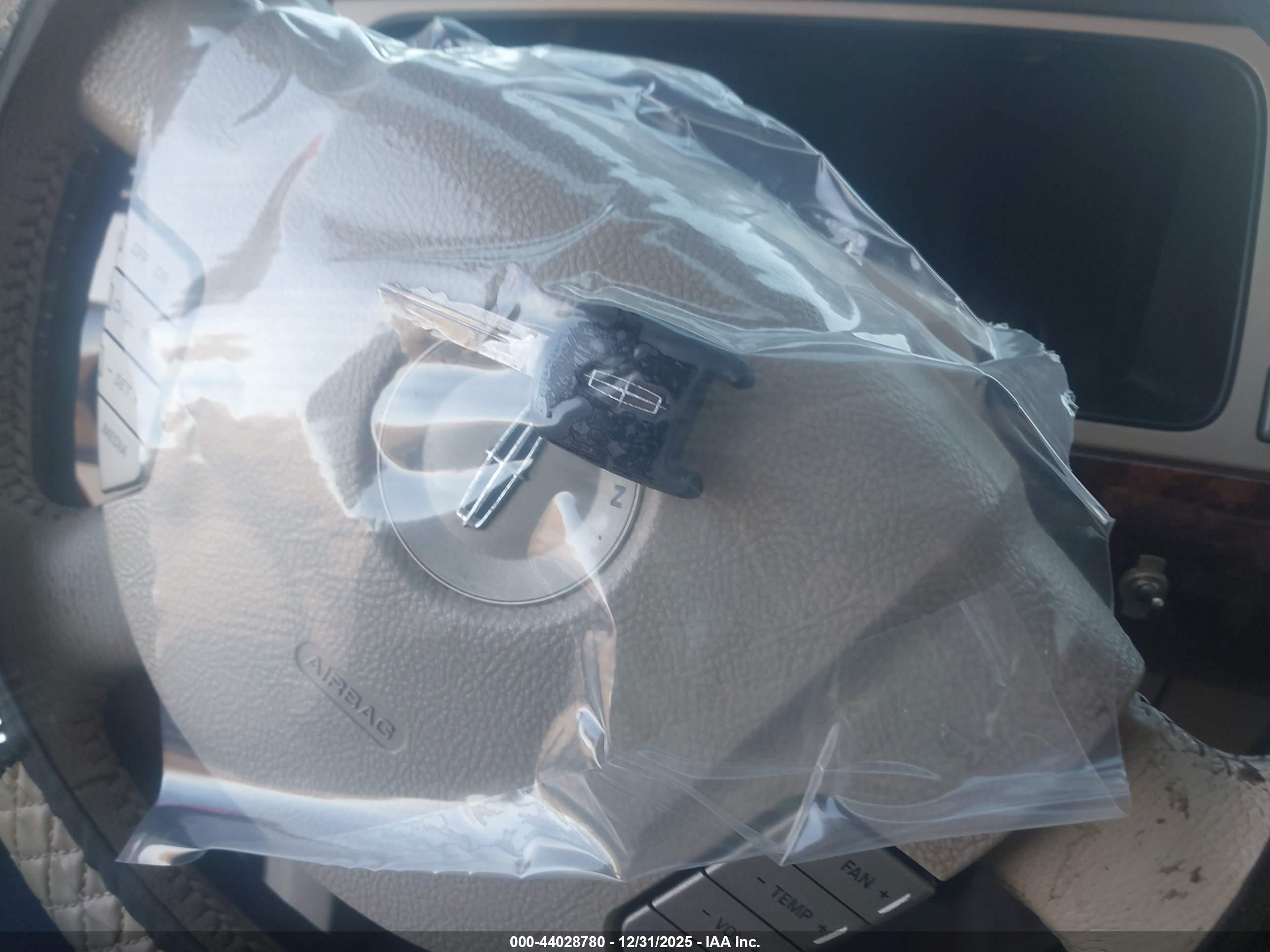 LINCOLN NAVIGATOR image 11