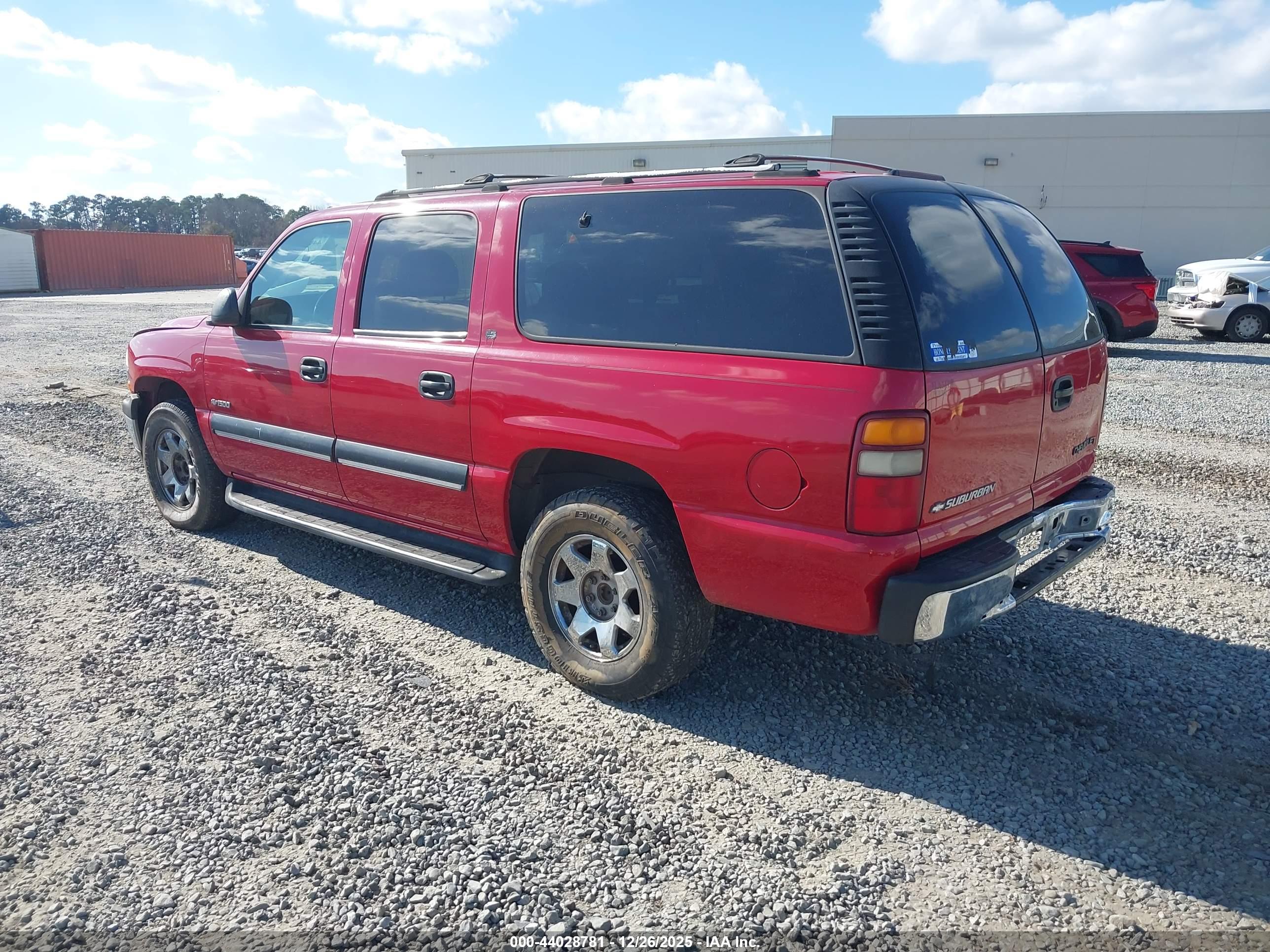 CHEVROLET SUBURBAN image 3