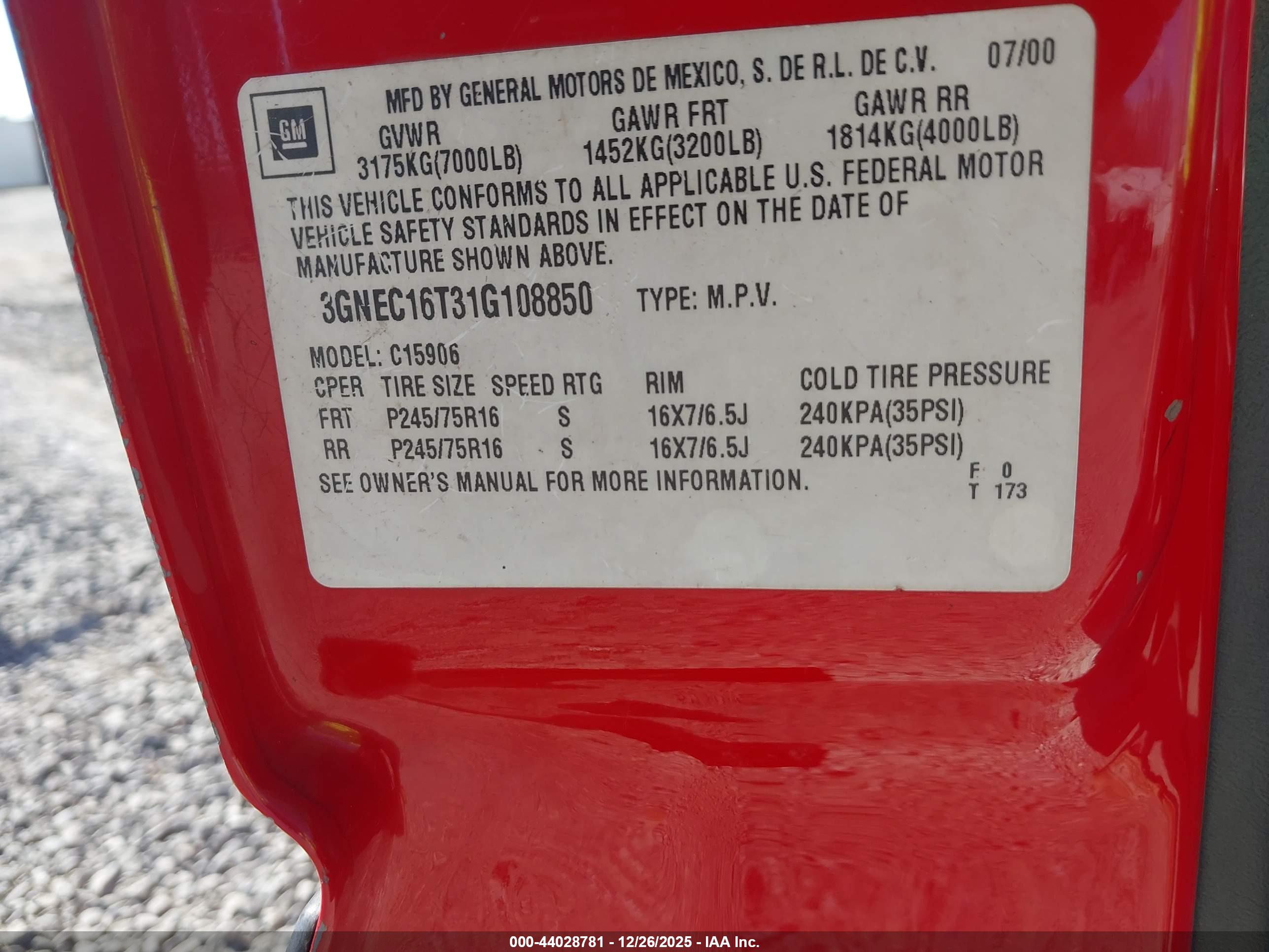 CHEVROLET SUBURBAN image 9