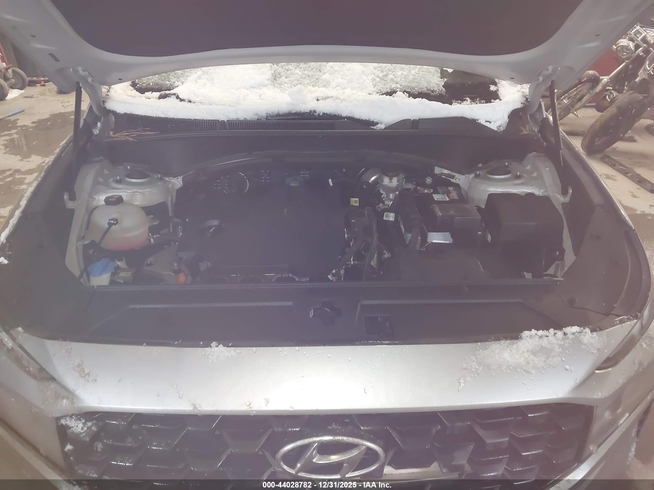HYUNDAI SANTA image 10